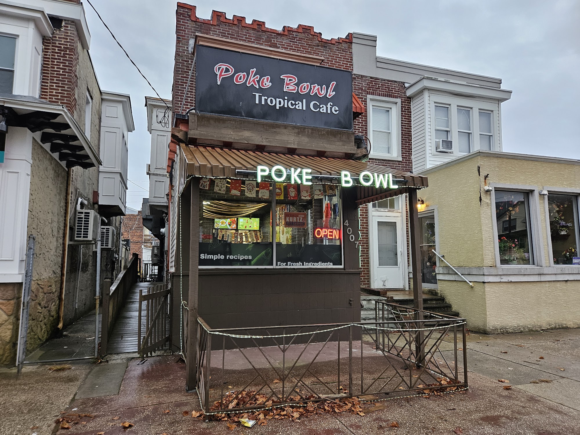 Poke Bowl Tropical Cafe