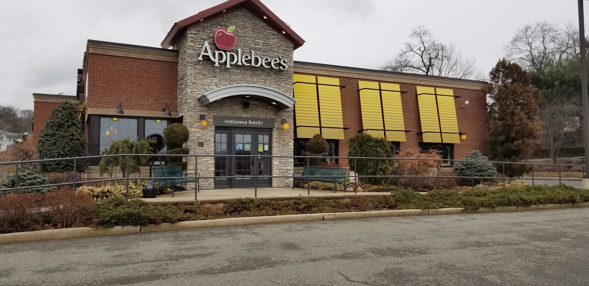 Applebee's Grill + Bar