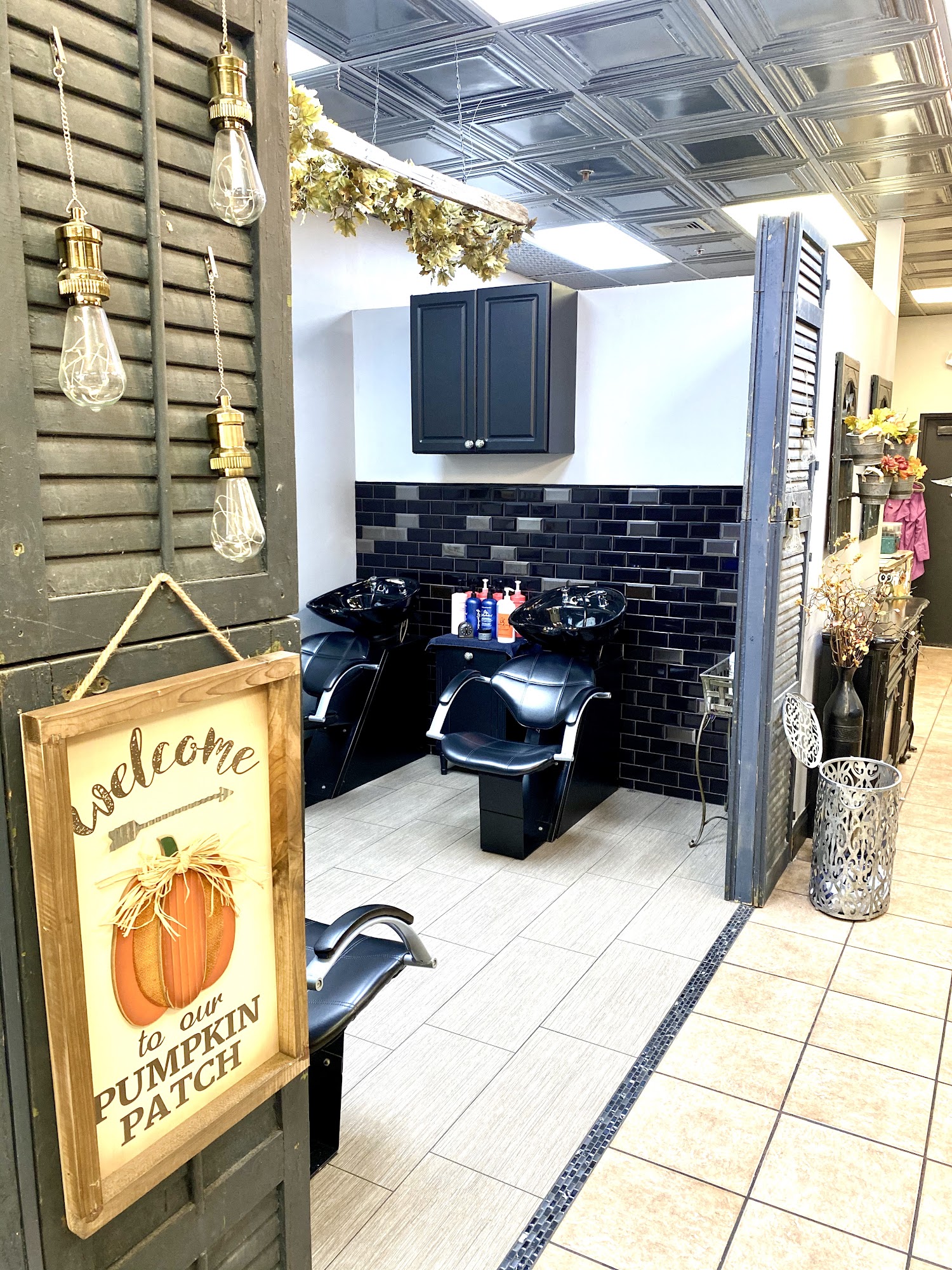 Salon Seraphim 184 US-9, Englishtown New Jersey 07726