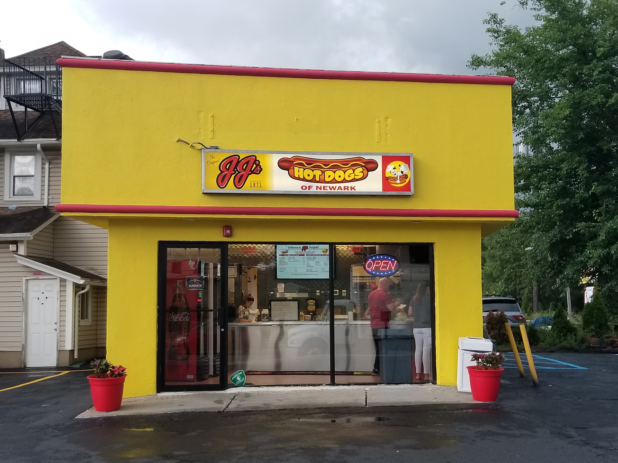 Where to Eat The Best Hot Dogs near Fairfield, NJ 2024 Restaurantji