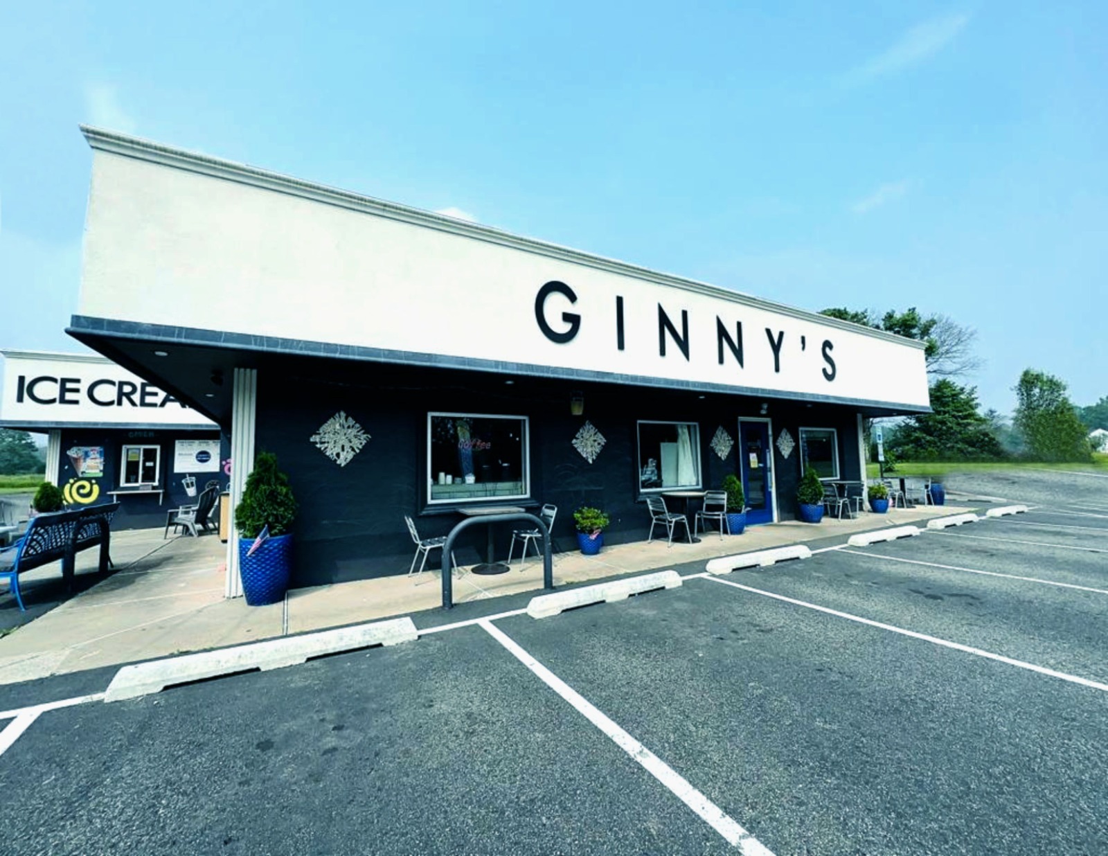 Ginny's Café