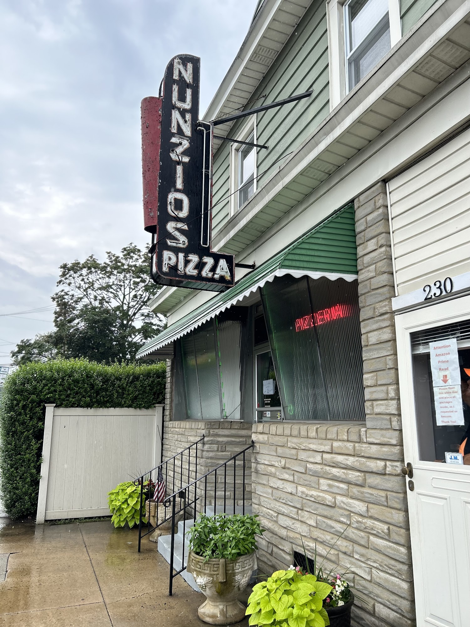 Nunzio's Pizzeria