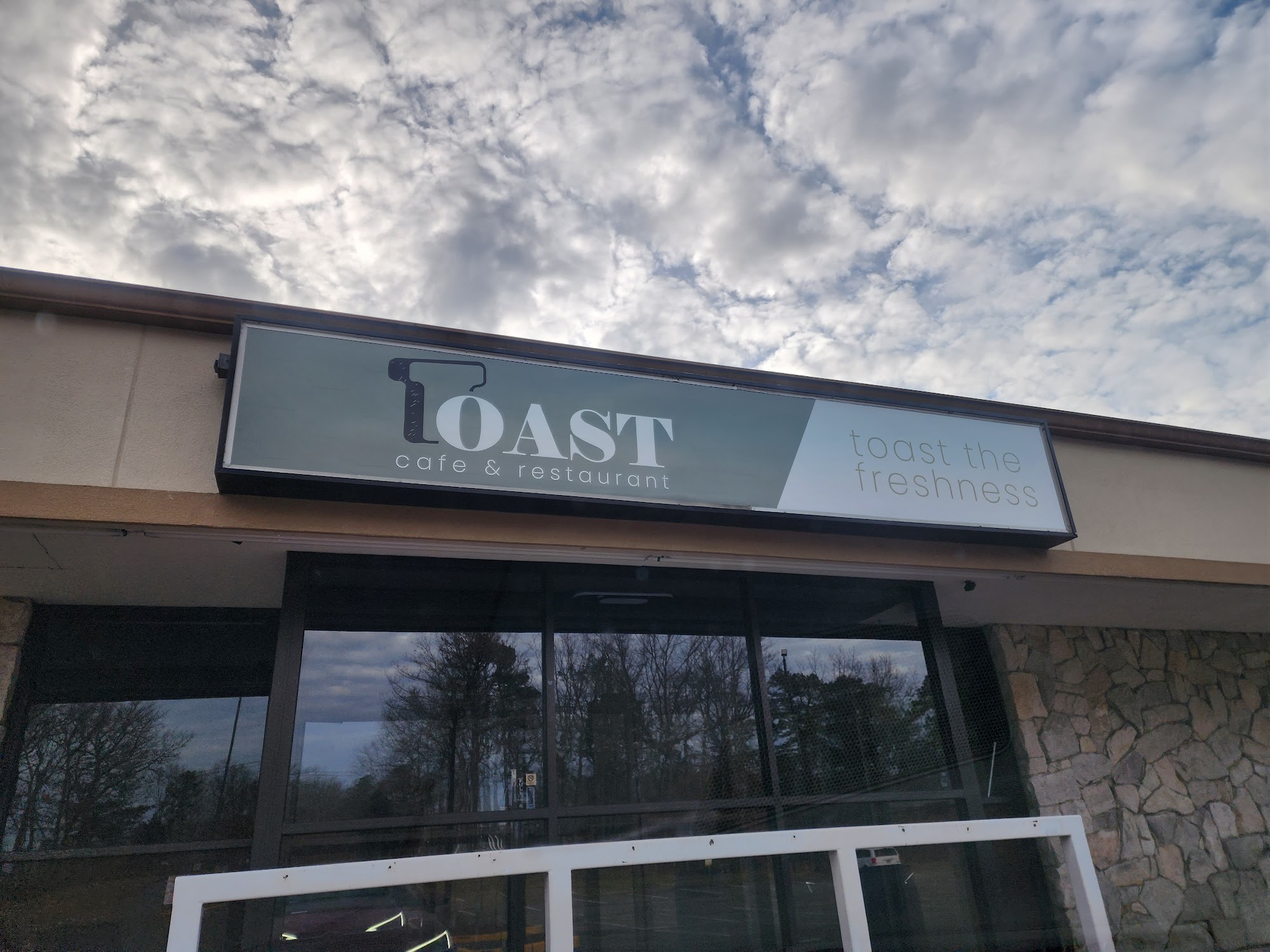 Toast Cafe & Restaurant