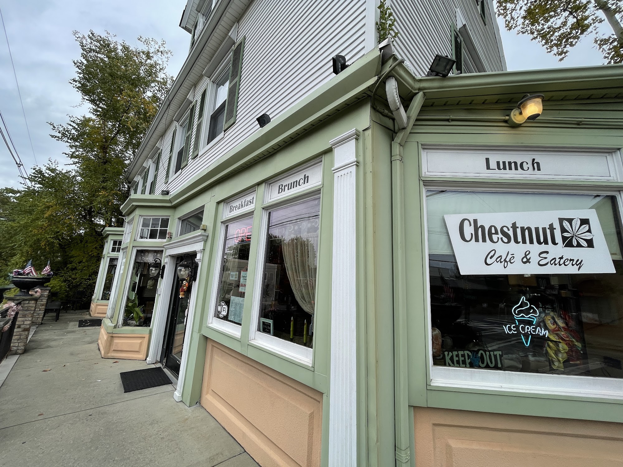 Chestnut Cafe & Eatery