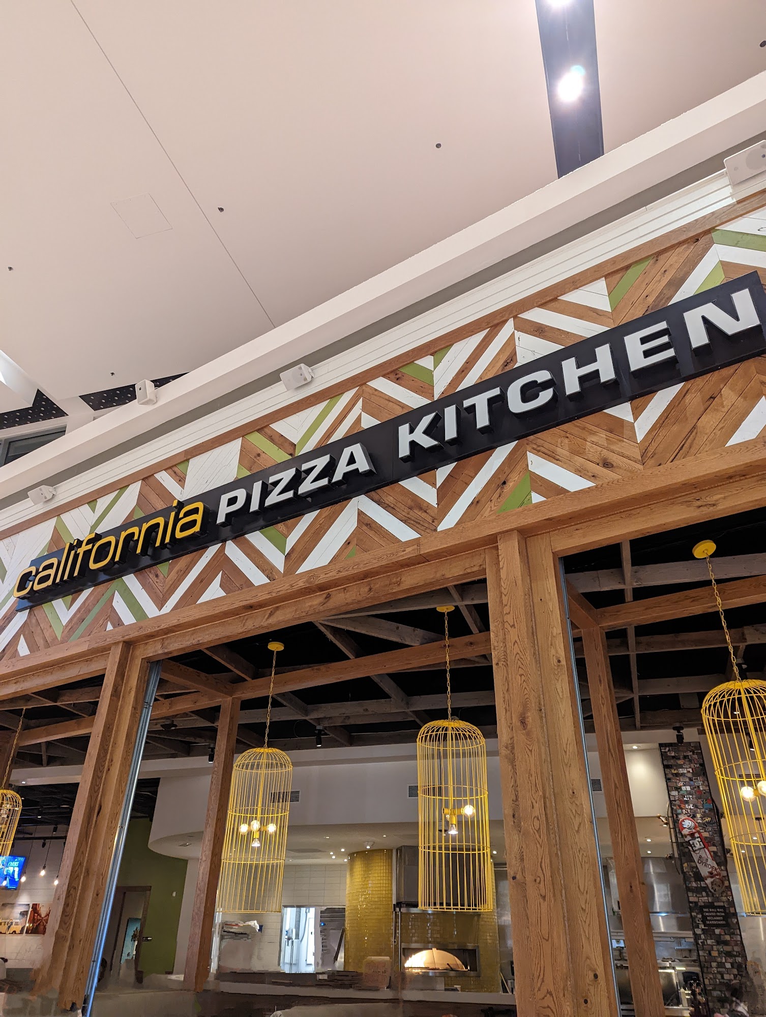 California Pizza Kitchen at Paramus