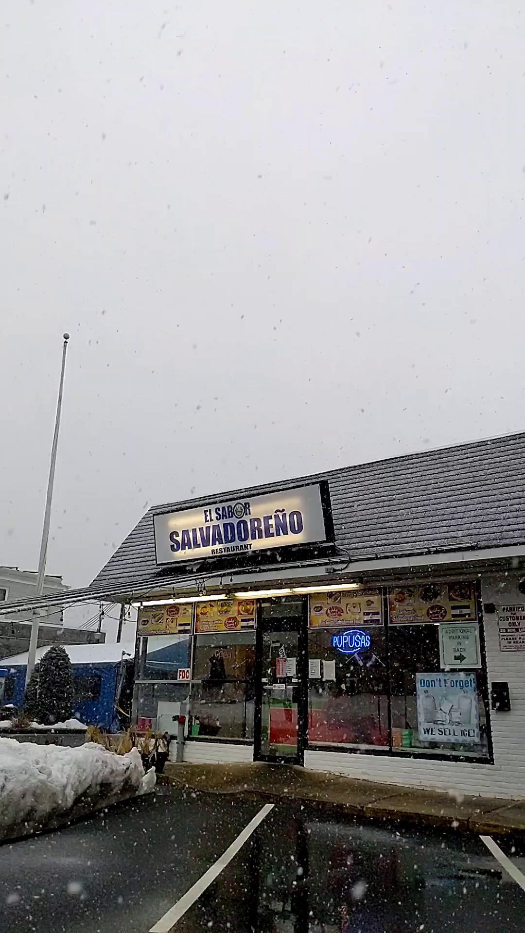 El Sabor Salvadoreño Restaurant