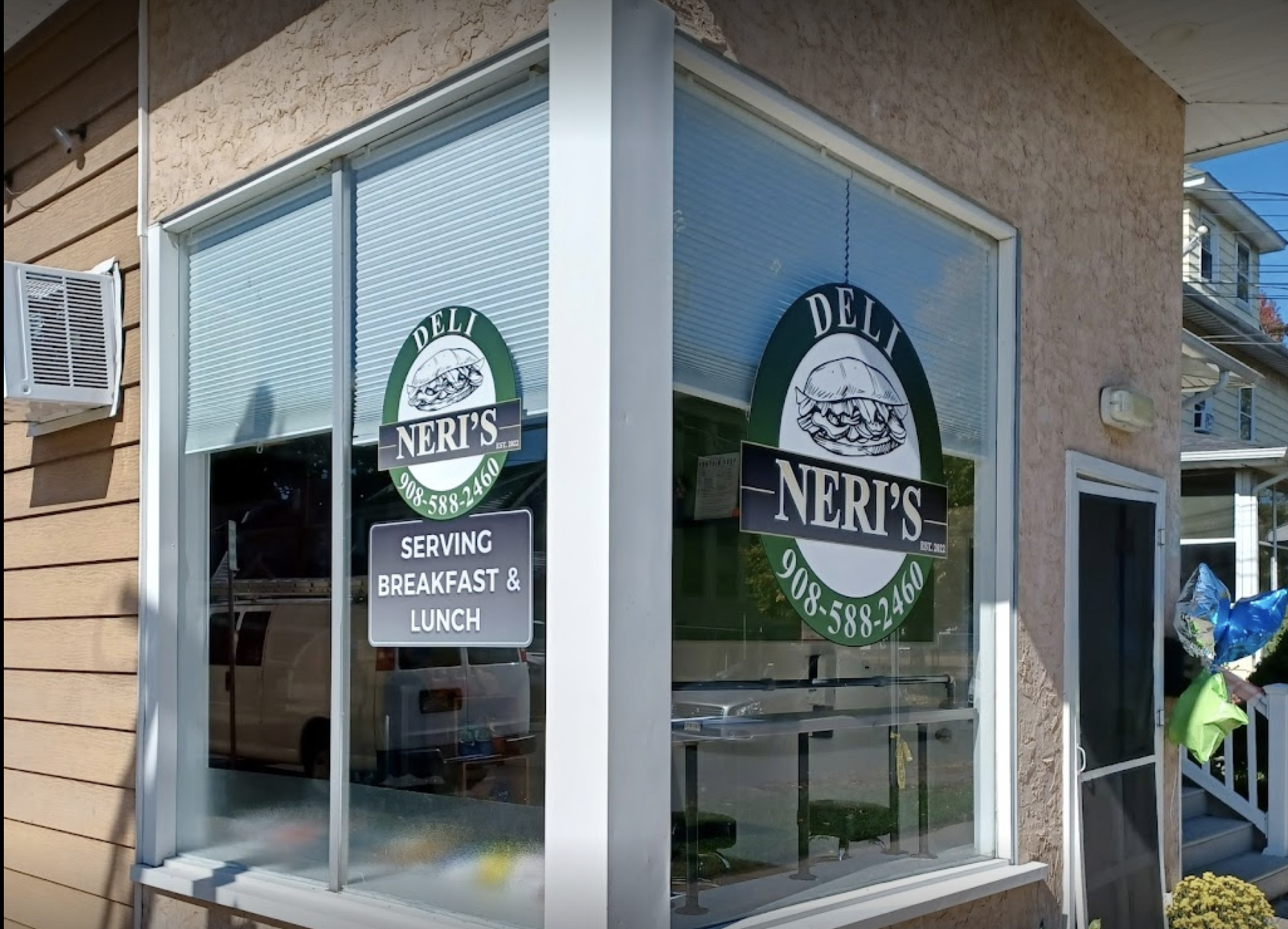 Neri's Deli