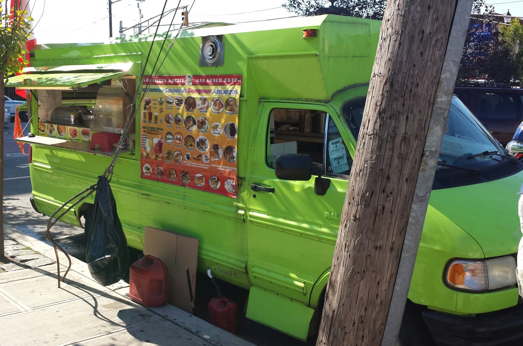 the sisters juice and lunch truck