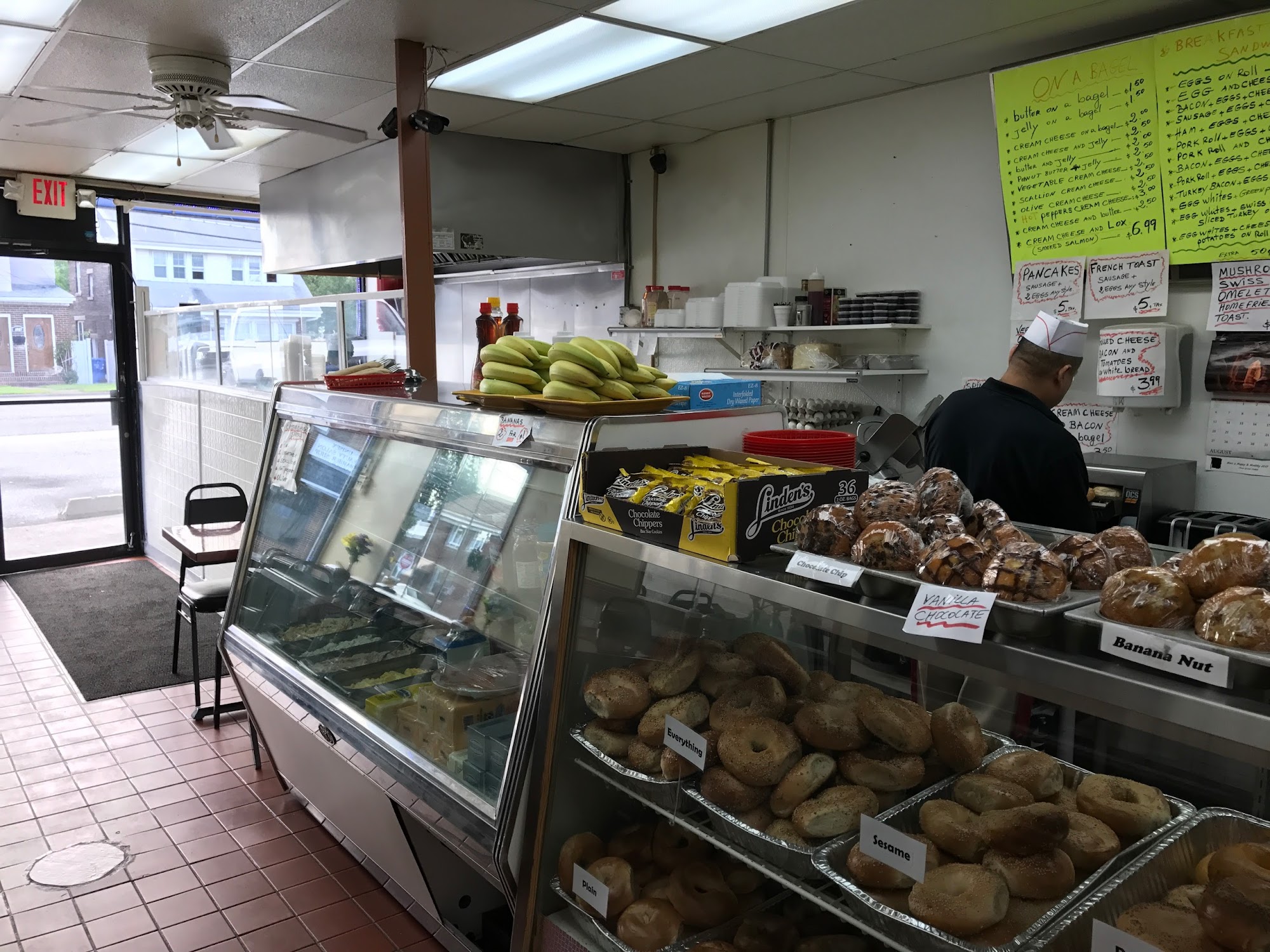 Charlie's Bagel’s & Deli