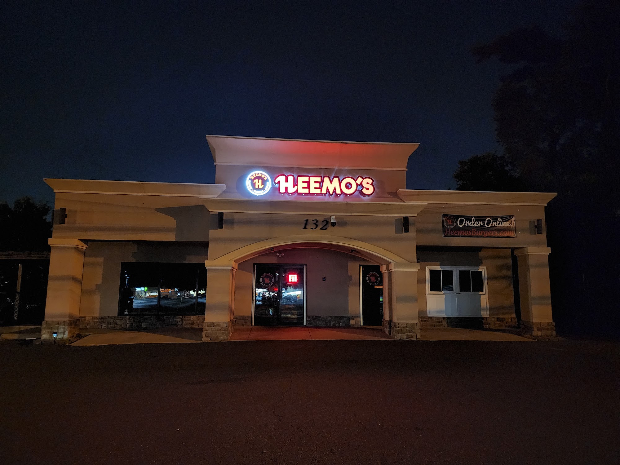 Heemo's Burgers
