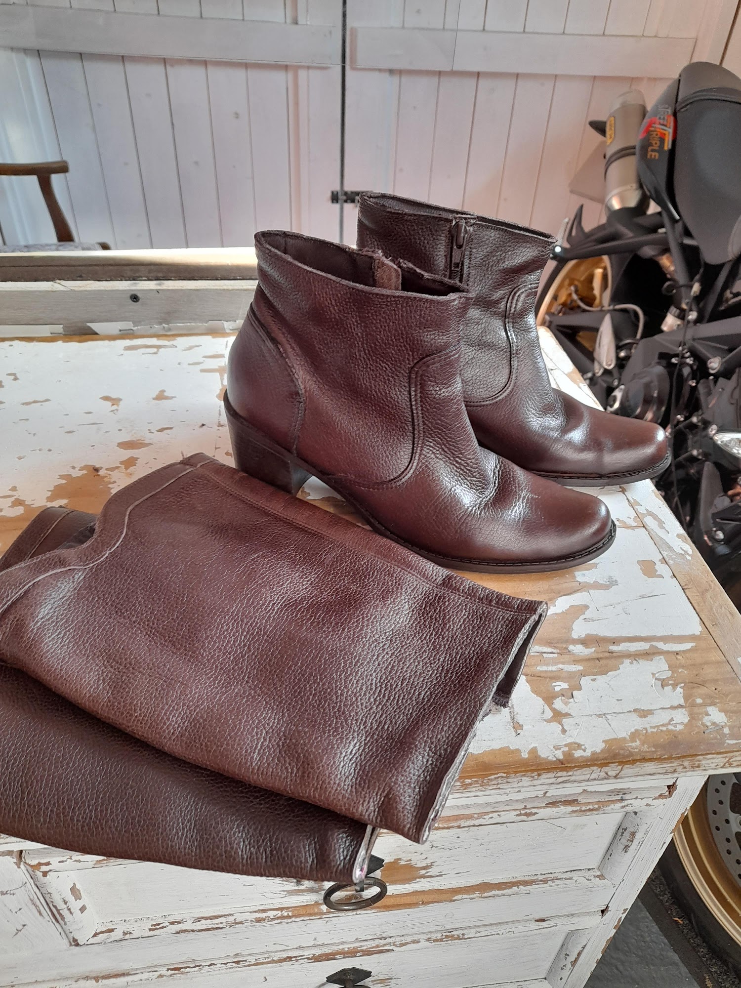 LMFootwearServices, leather repairs and alterations.