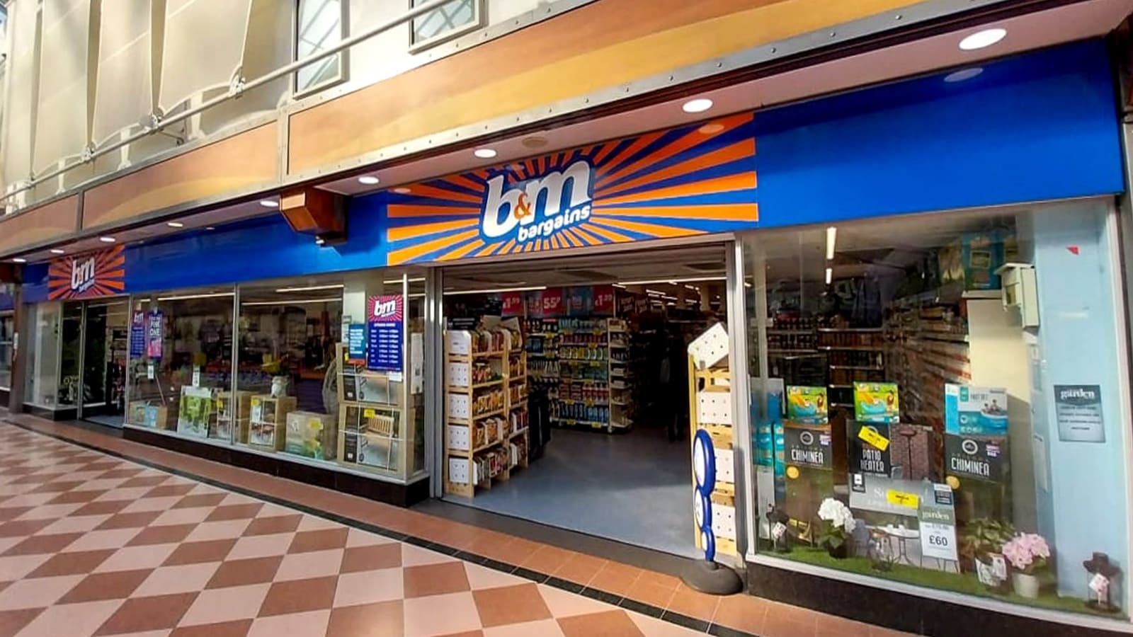 B&M Store