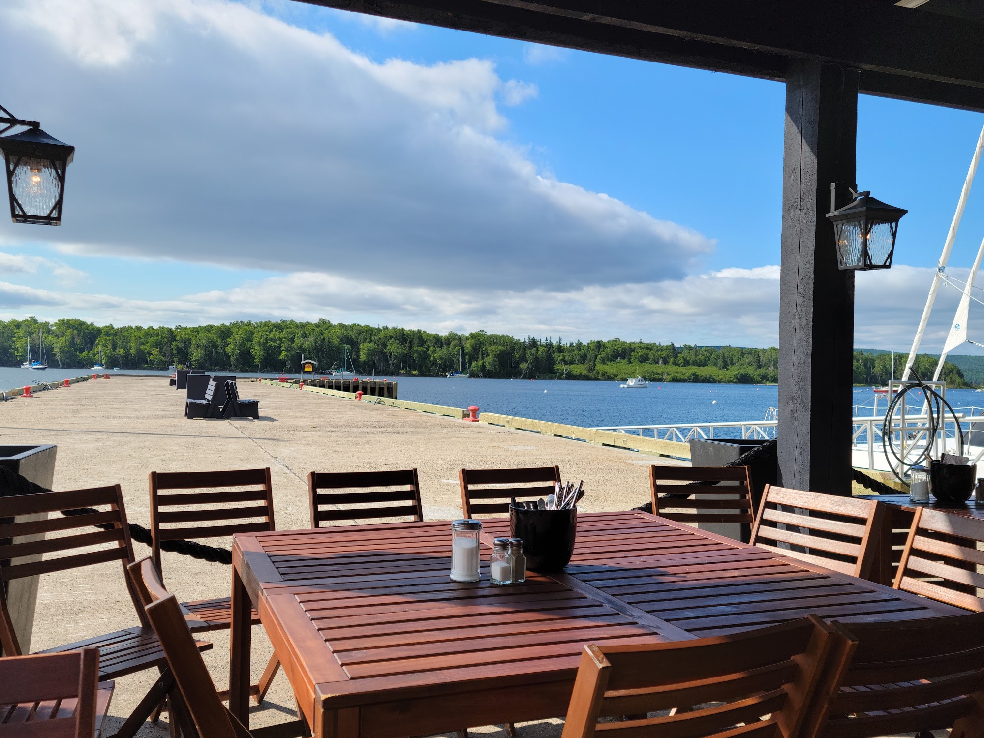 The Freight Shed: Waterside Bistro & Market