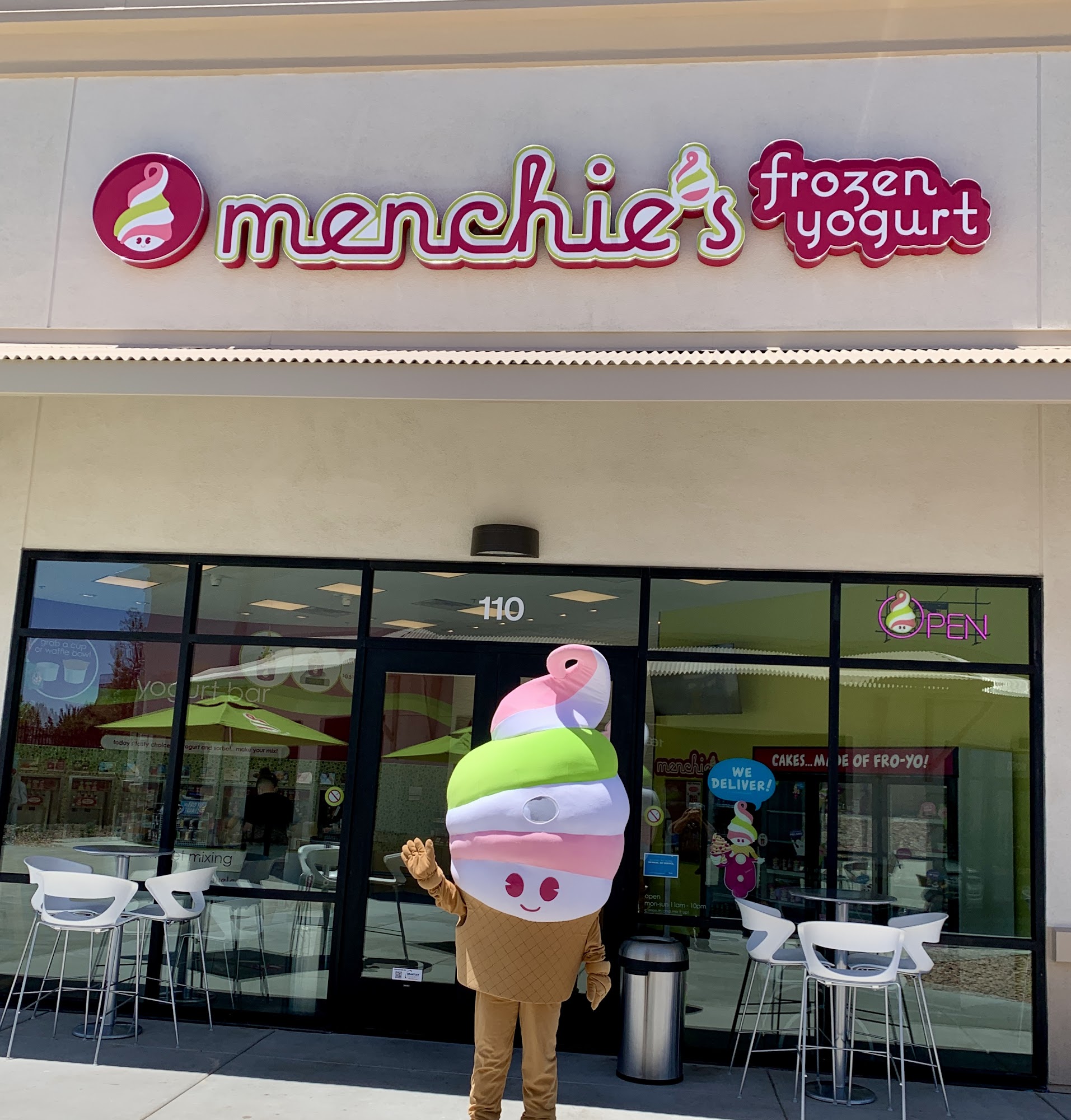 Menchie's Frozen Yogurt - Skye Canyon