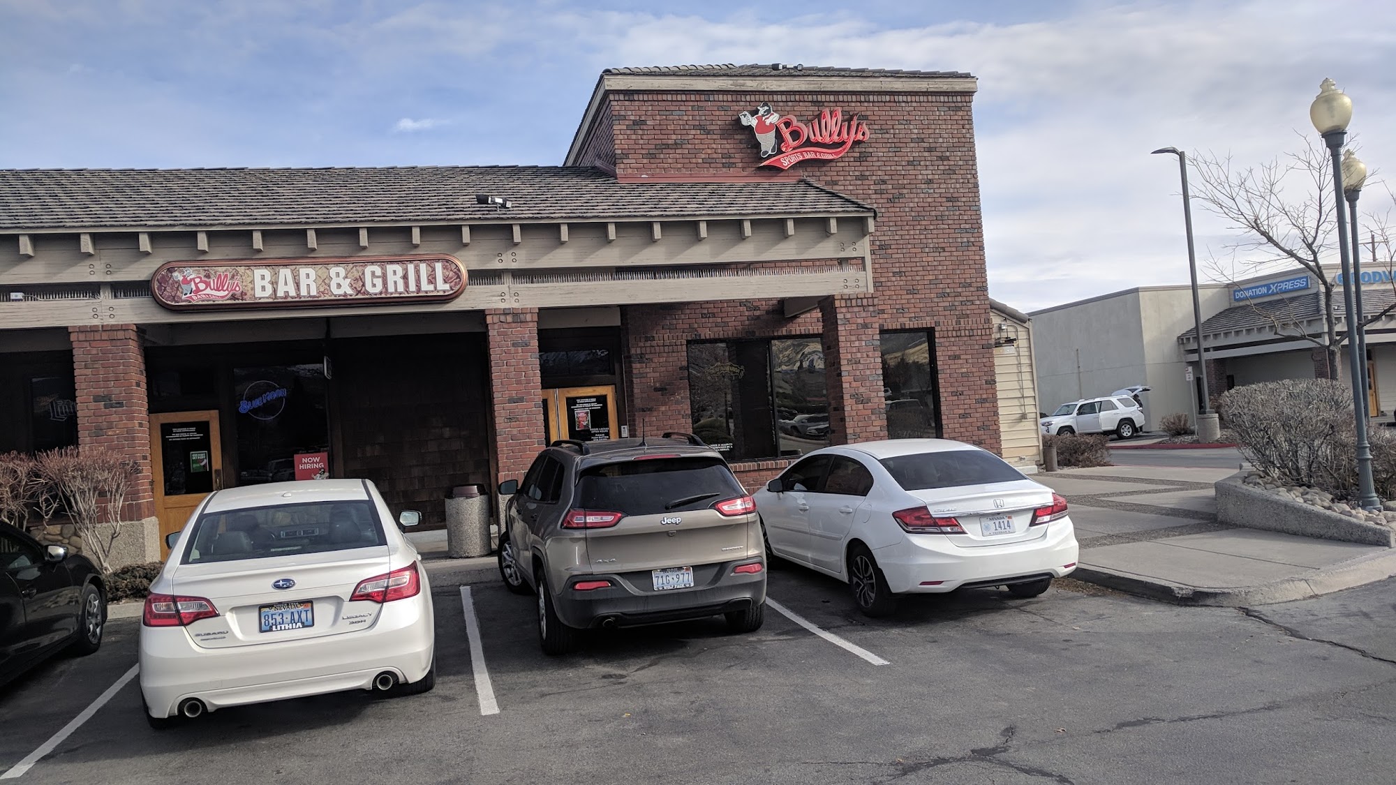 Bully's Sports Bar & Grill