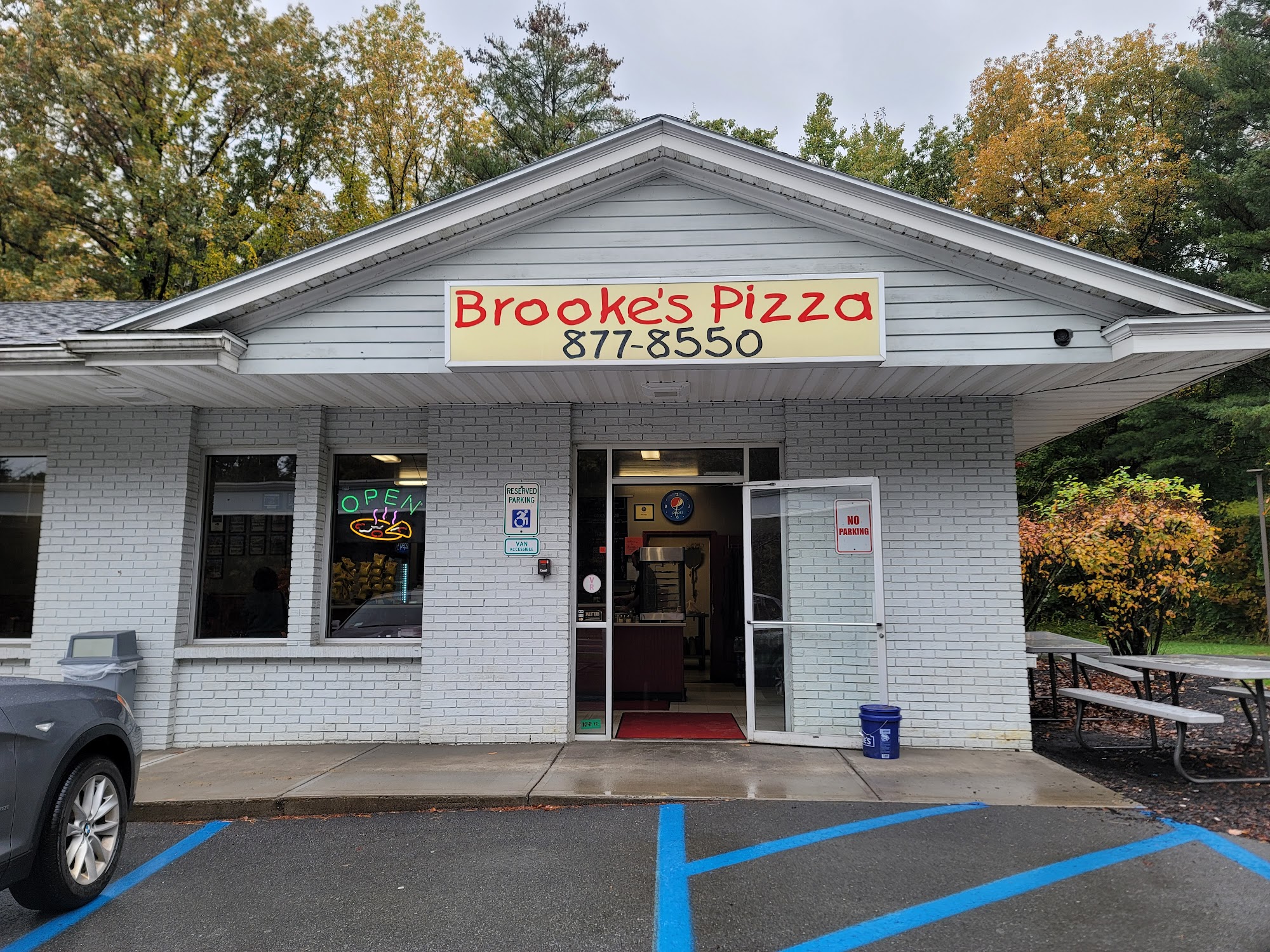Brooke's Pizza