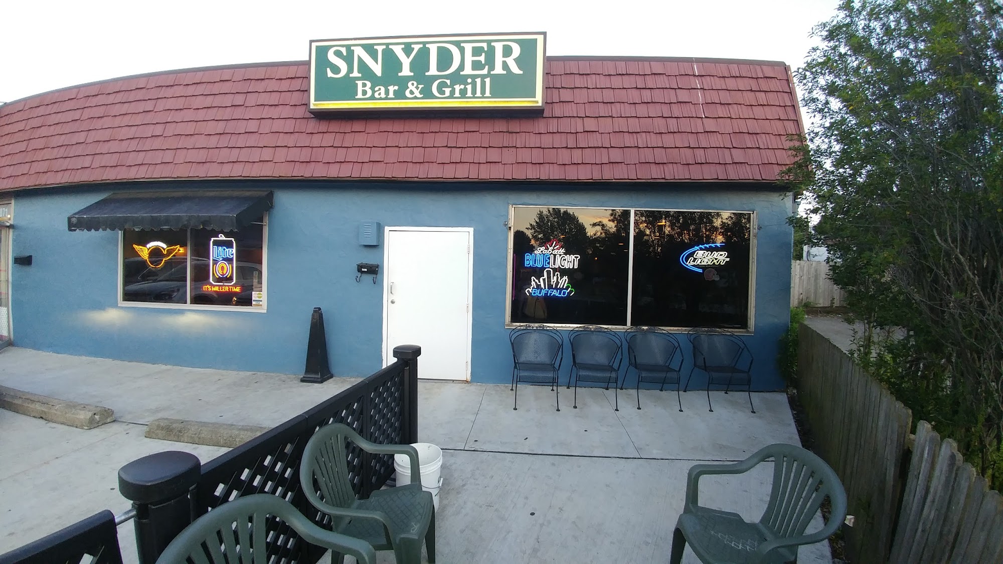 Snyder Bar and Grill
