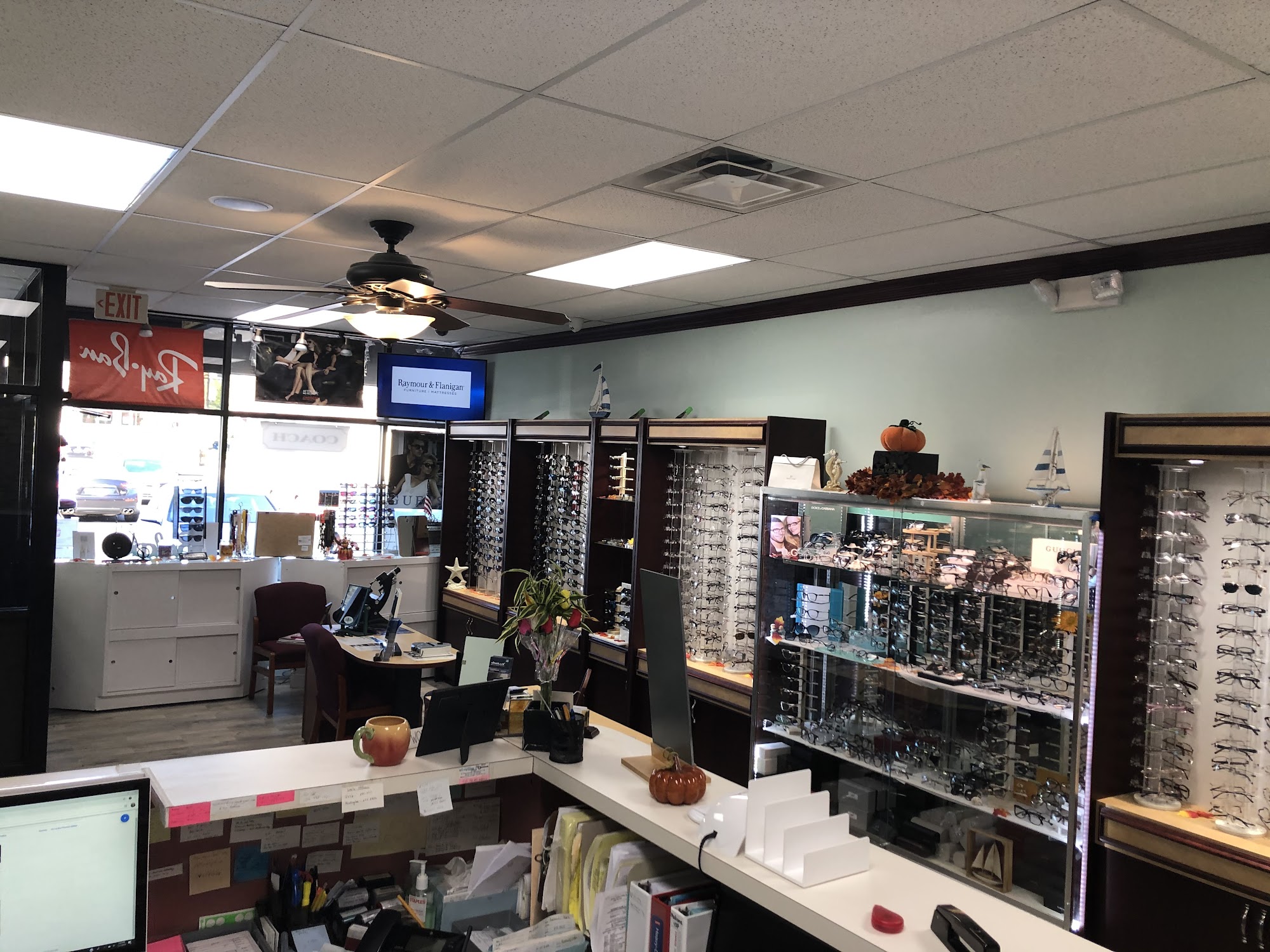 Vision World of Copiague: Harbour Optics 940 Montauk Hwy, Copiague New York 11726