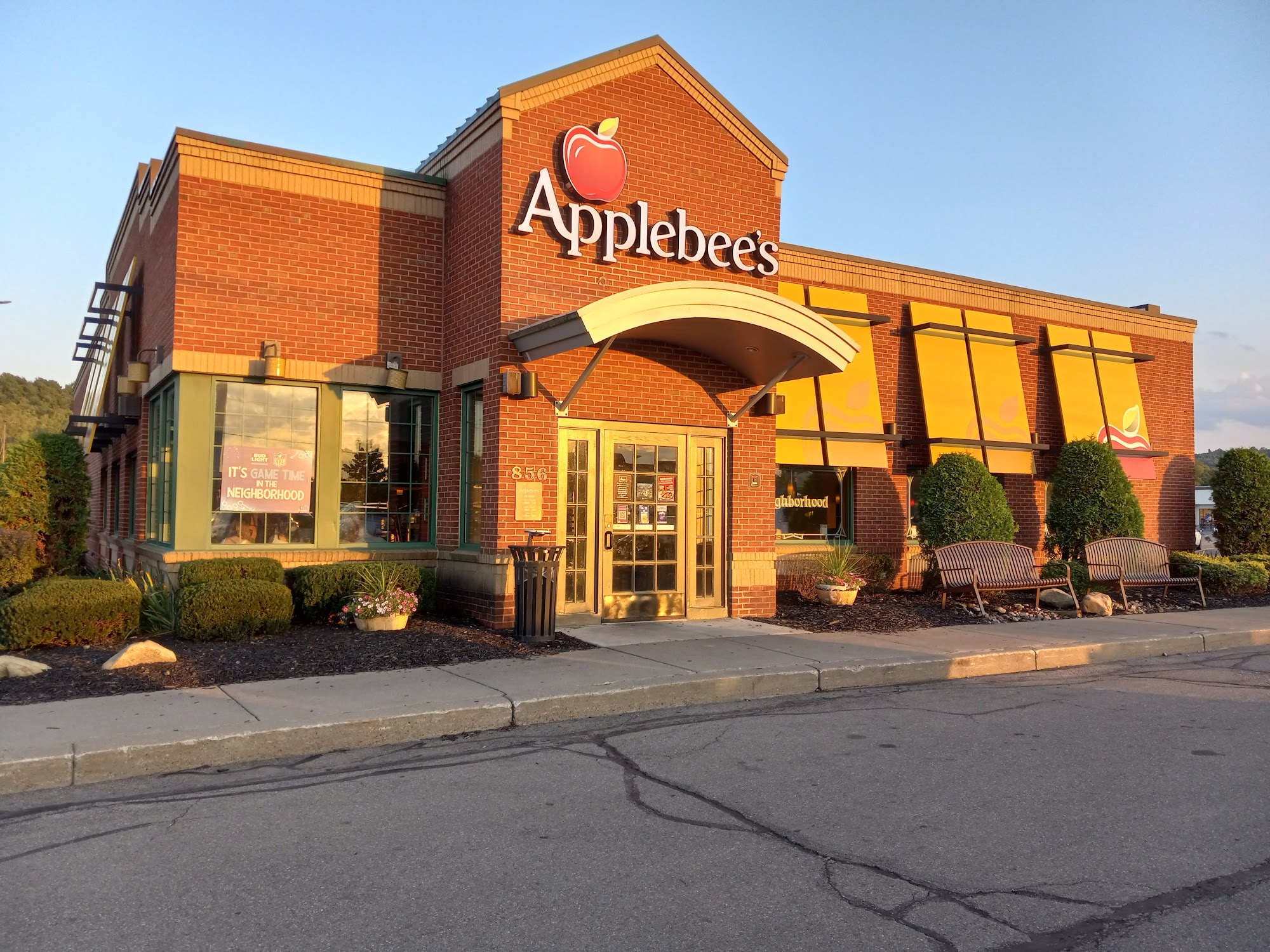 Applebee's Grill + Bar