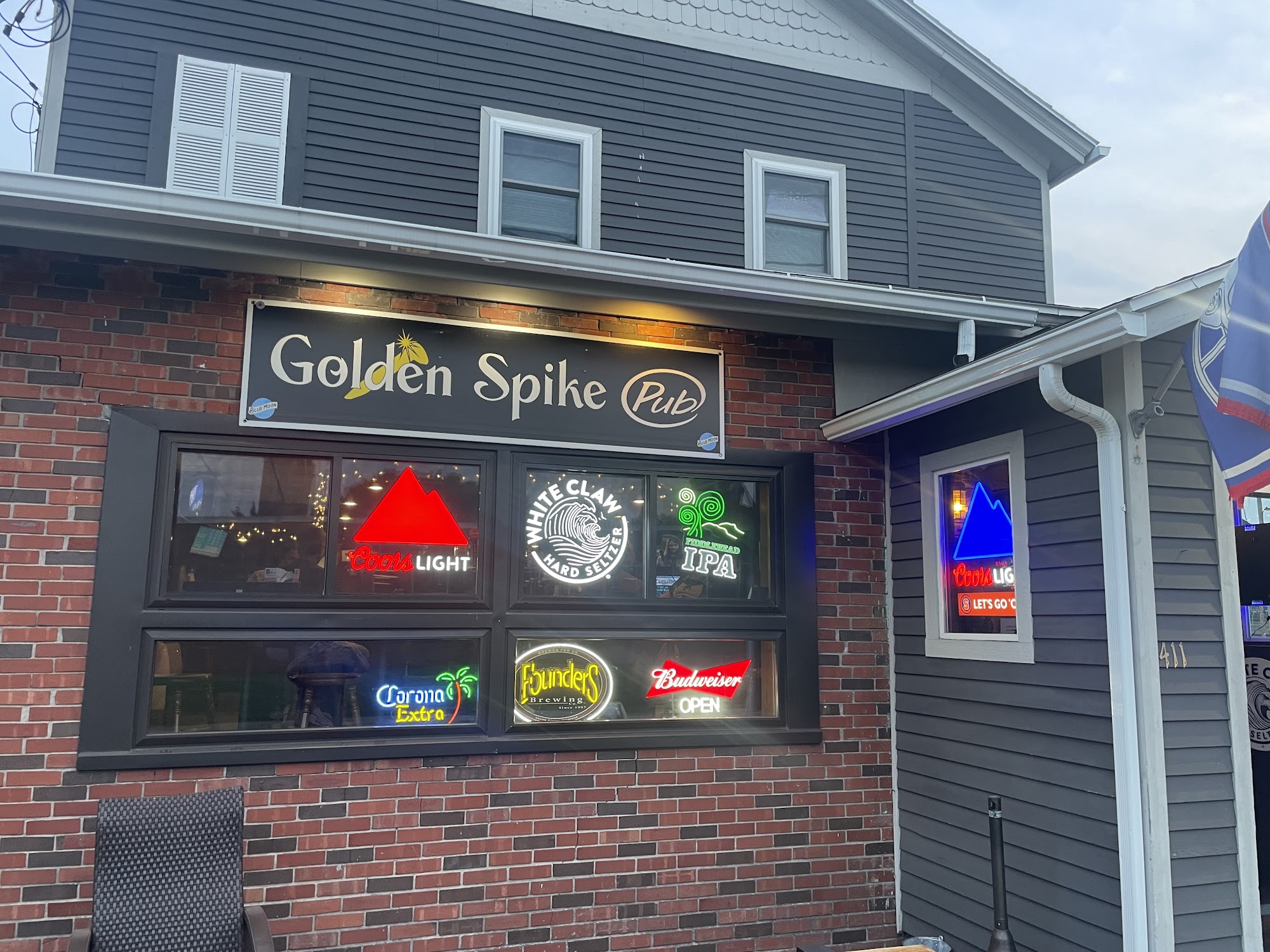 Golden Spike Pub