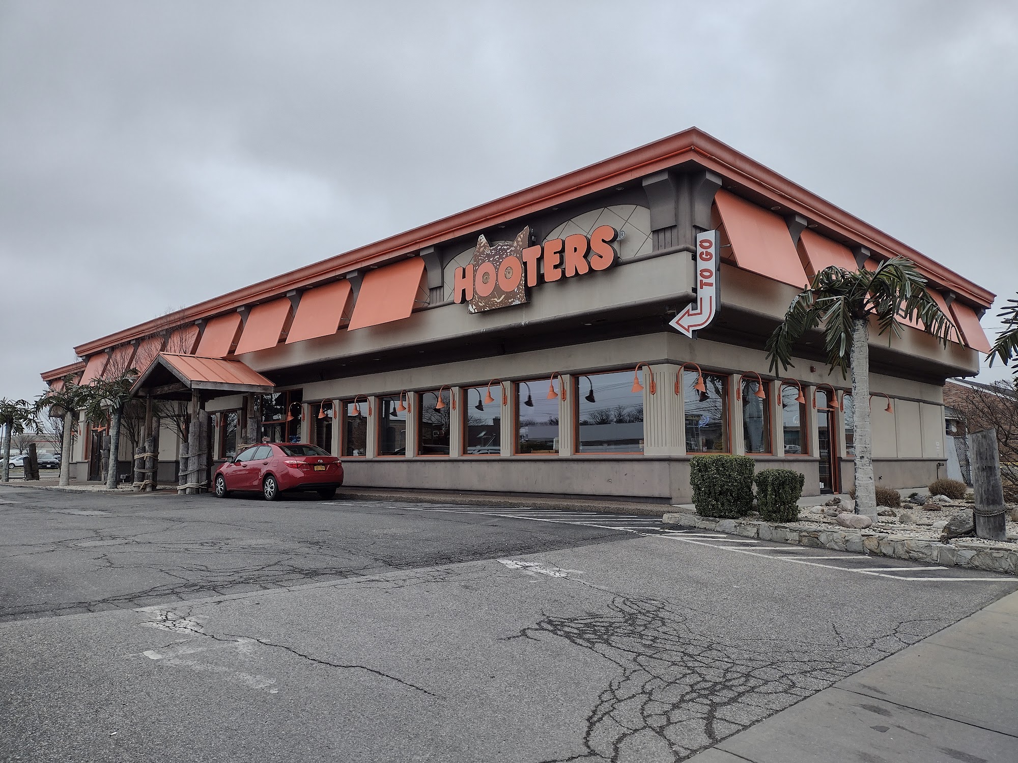 Hooters