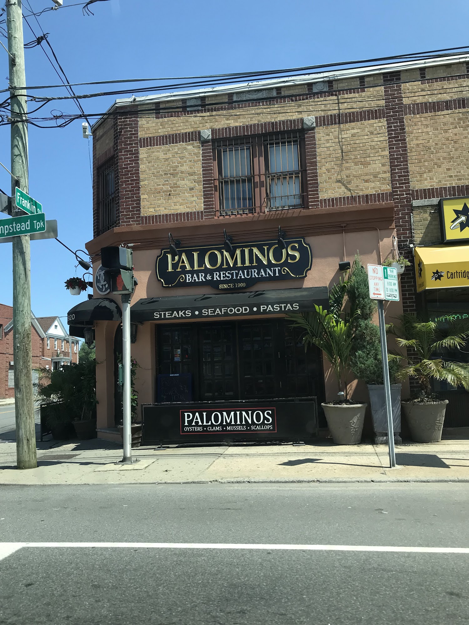 Palominos Bar and Restaurant