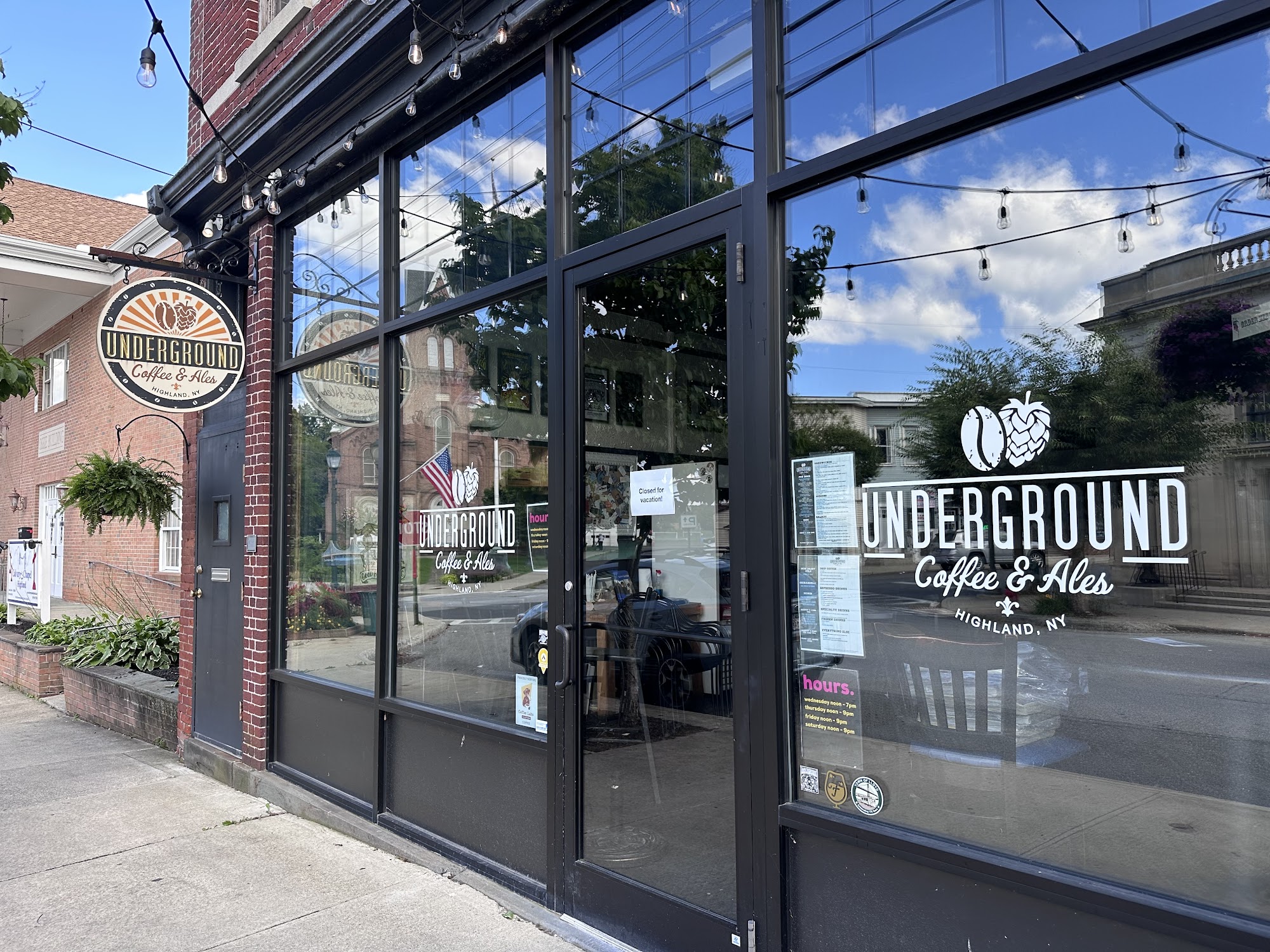 Underground Coffee & Ales