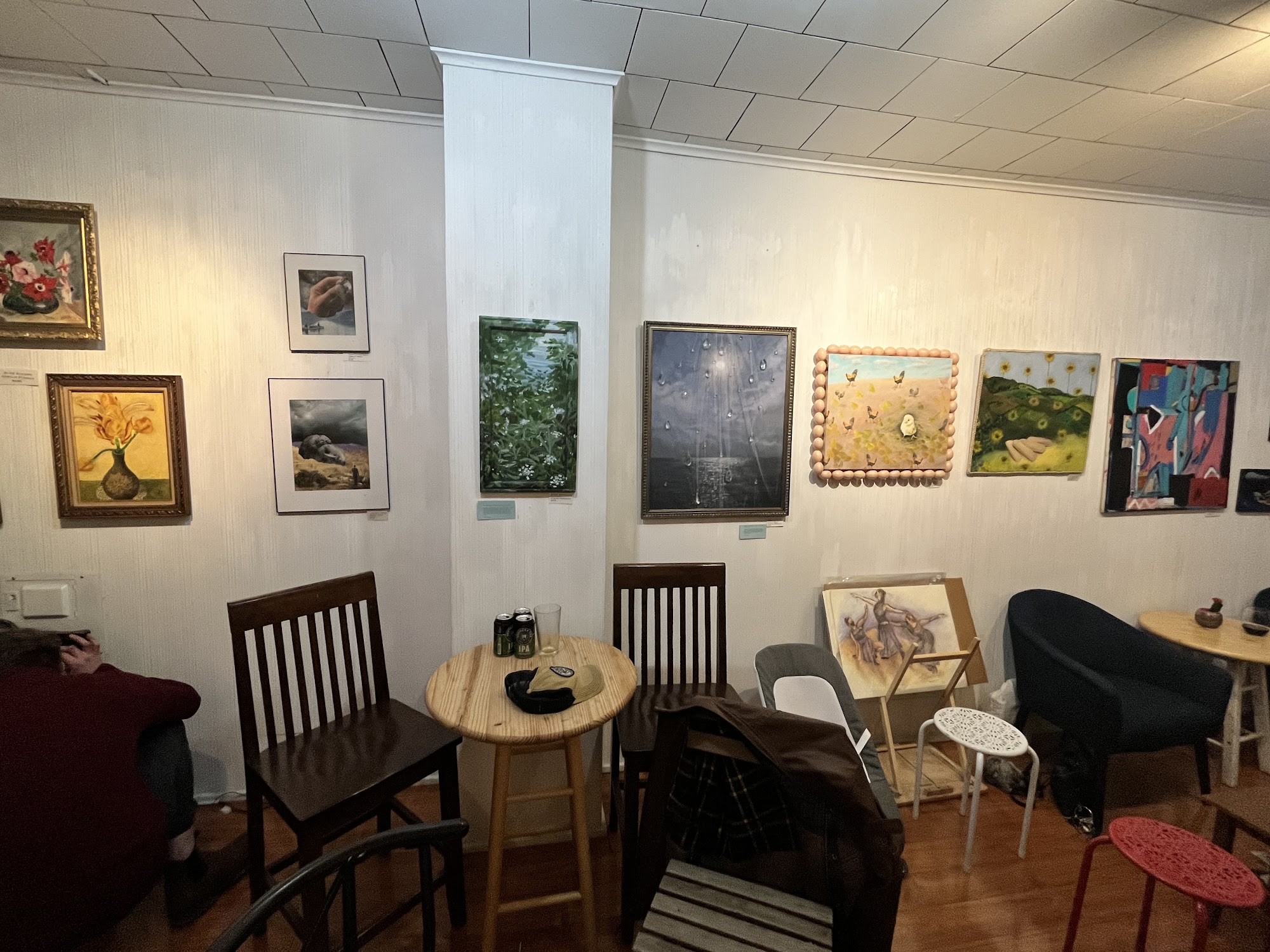 Knaus Wine Bar And Gallery