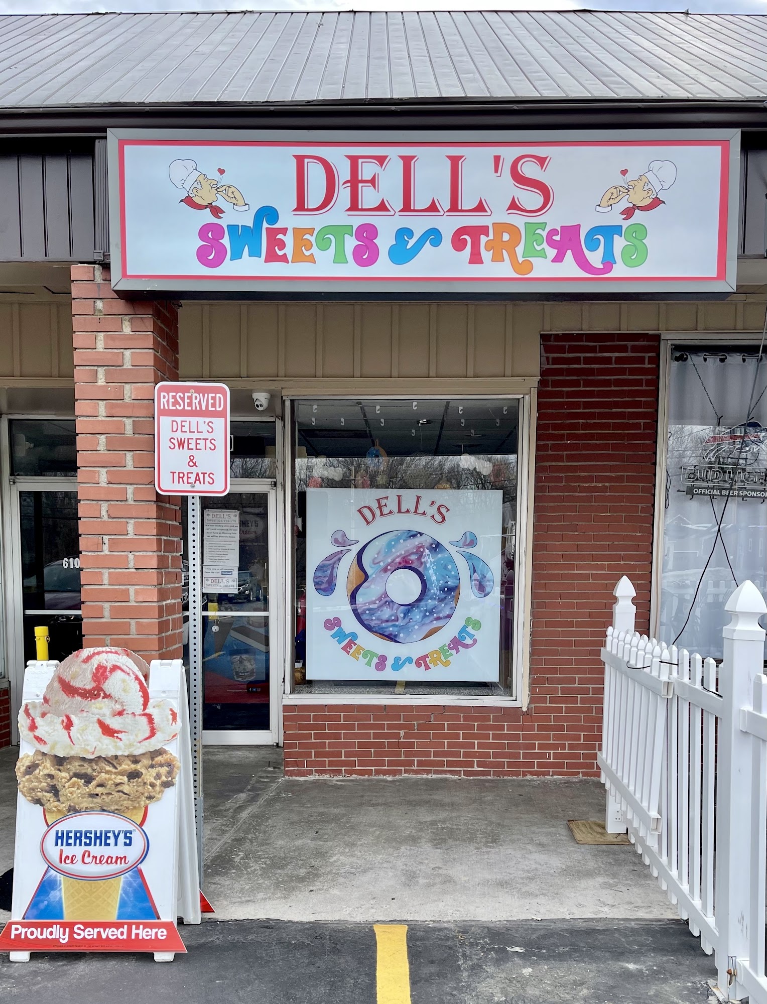 Dell's Sweets & Treats