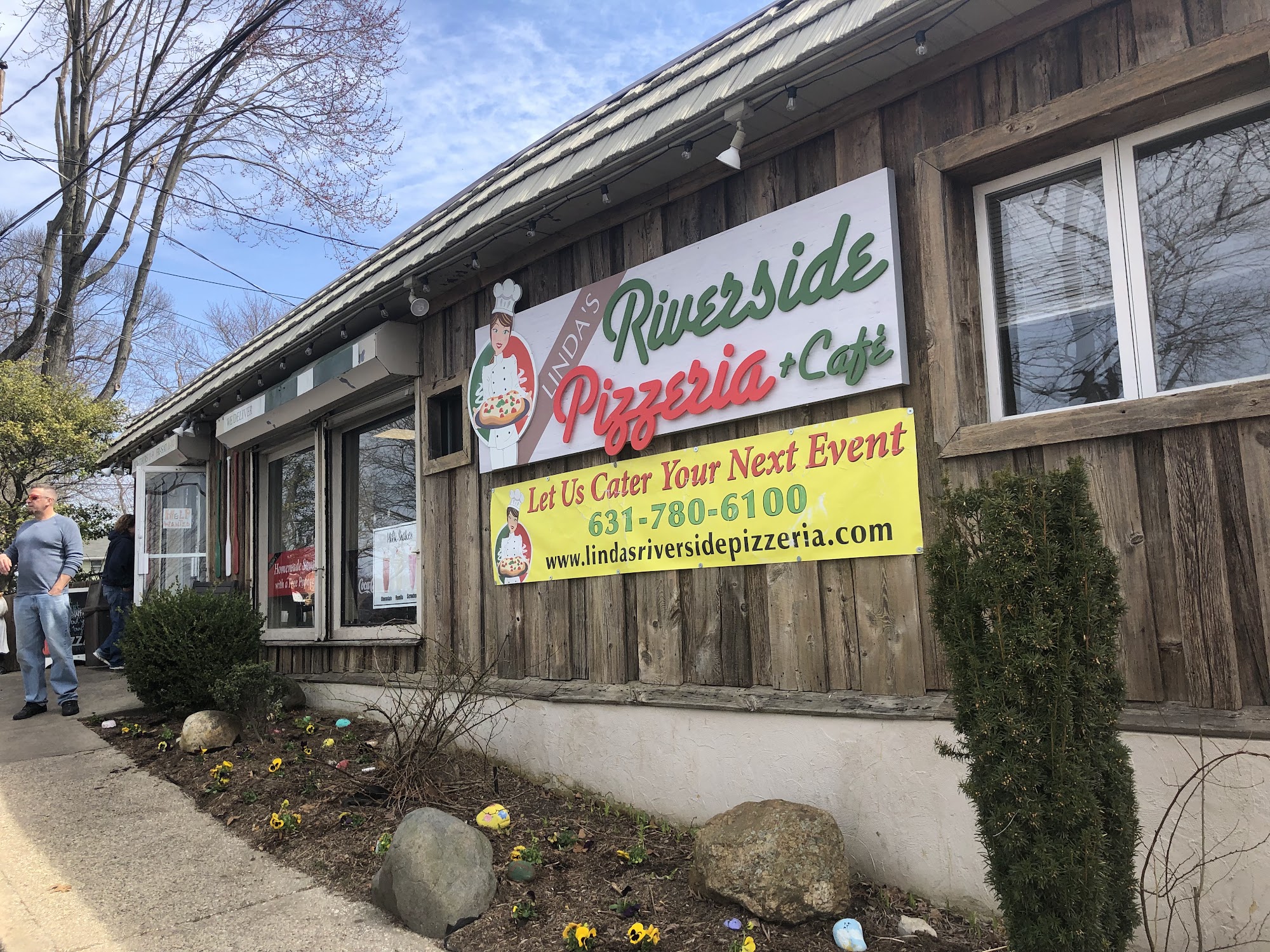 Linda's Riverside Pizzeria & Cafe