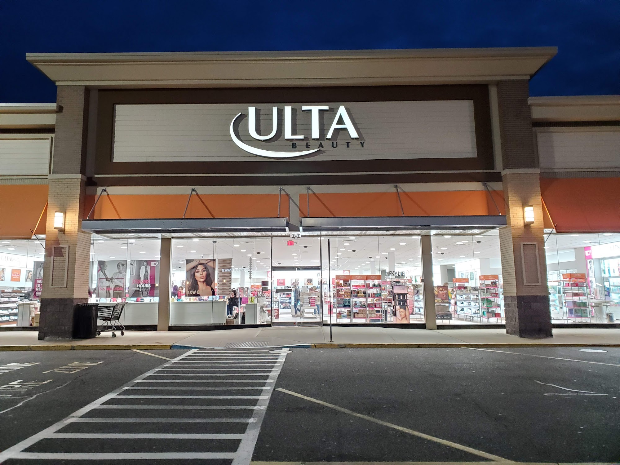 Ulta Beauty 2005 Burr Ln, Lake Grove New York 11755