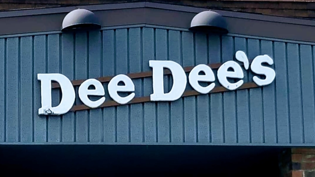 Dee Dee's Tavern