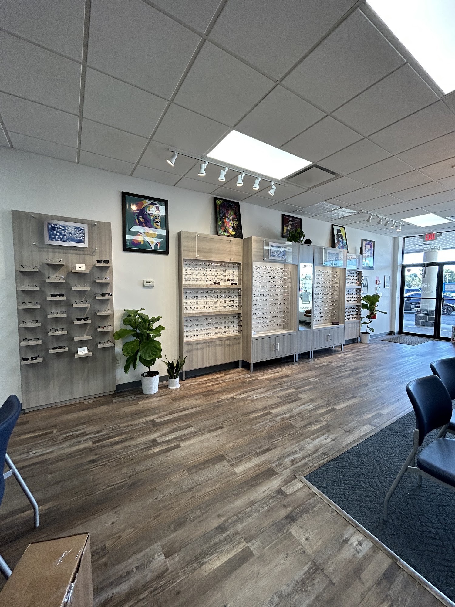 Ultra Vision Optical - Dr. Jason M. Bart 812 Hicksville Rd, North Massapequa New York 11758