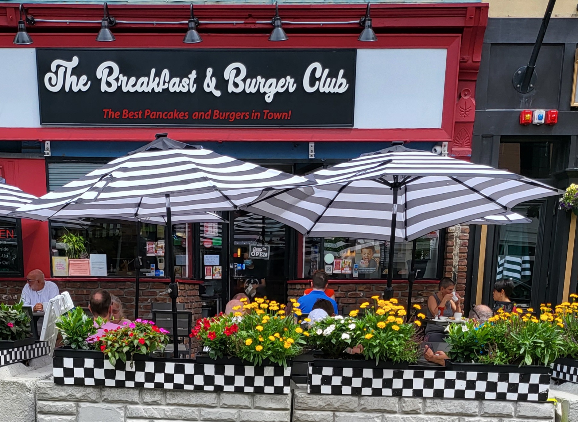 The Breakfast & Burger Club