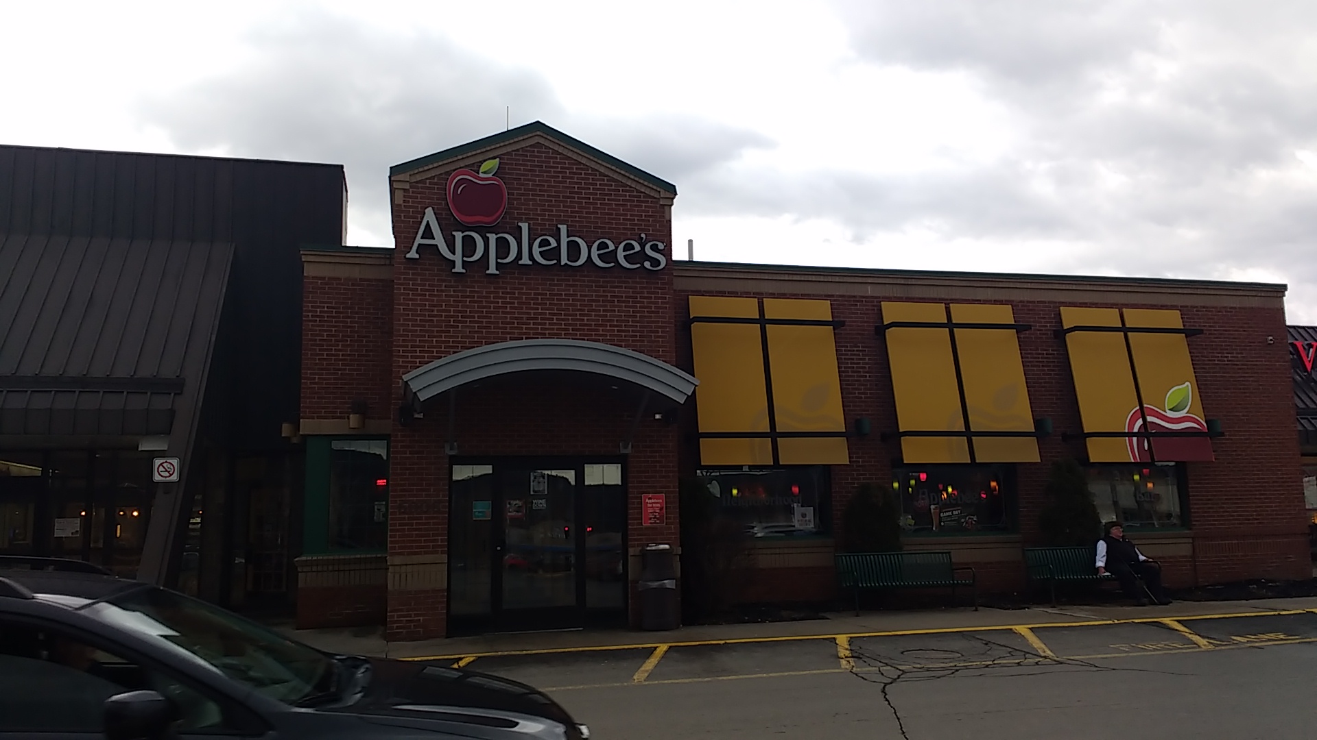 Applebee's Grill + Bar