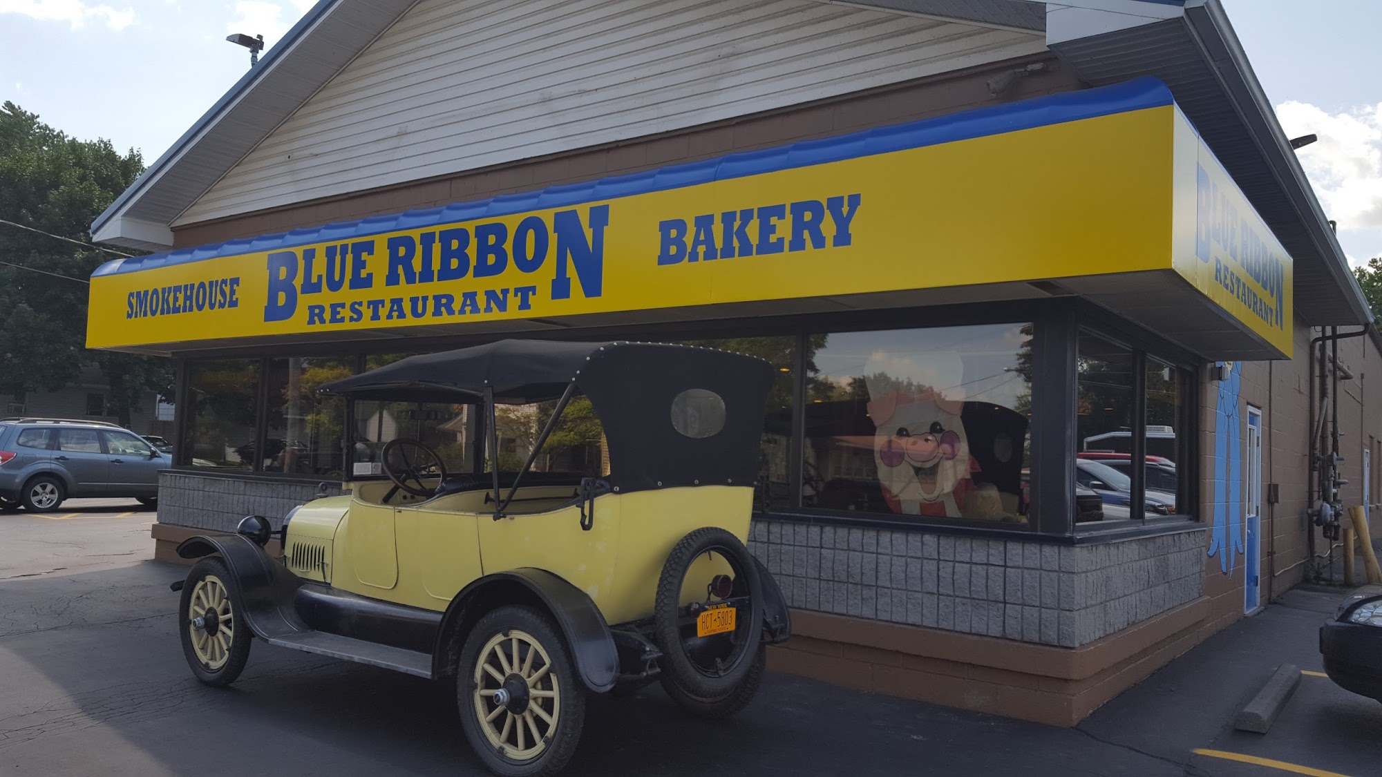 Blue Ribbon Smokehouse Restaurant & Bakery