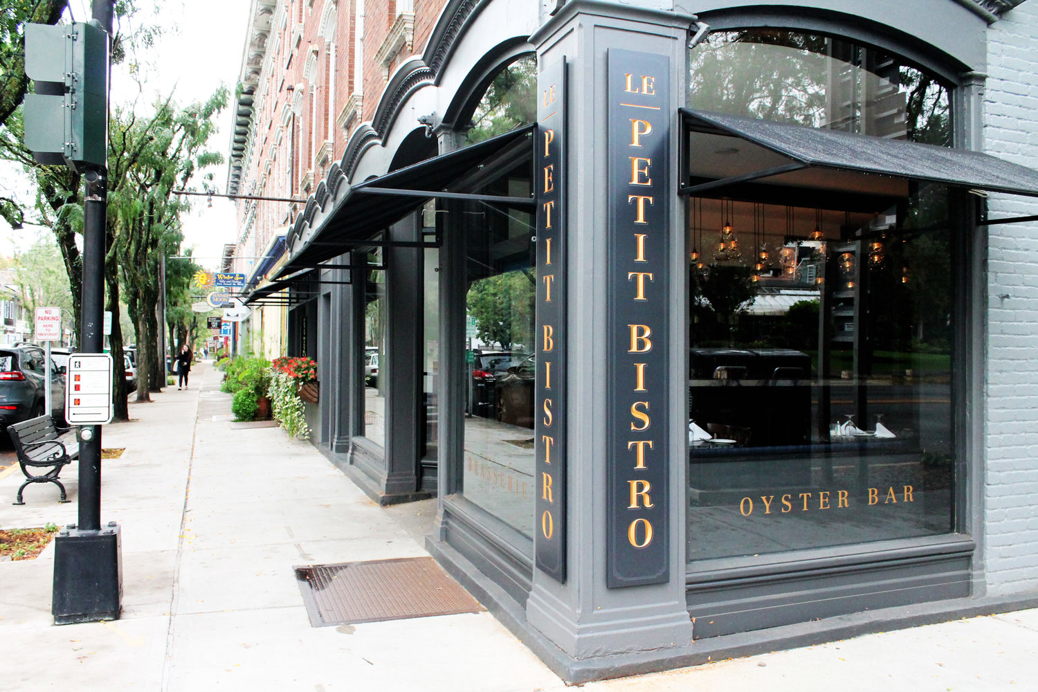 Le Petit Bistro