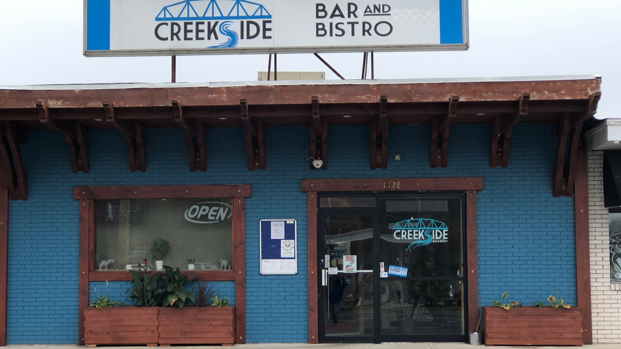 Creekside Bar & Bistro