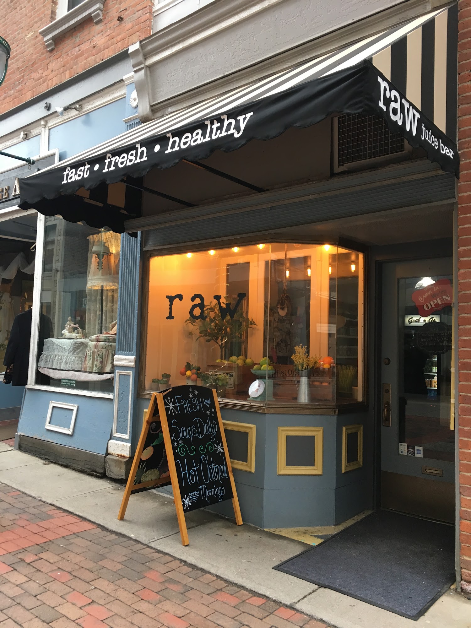 Raw Juice & Smoothie Bar