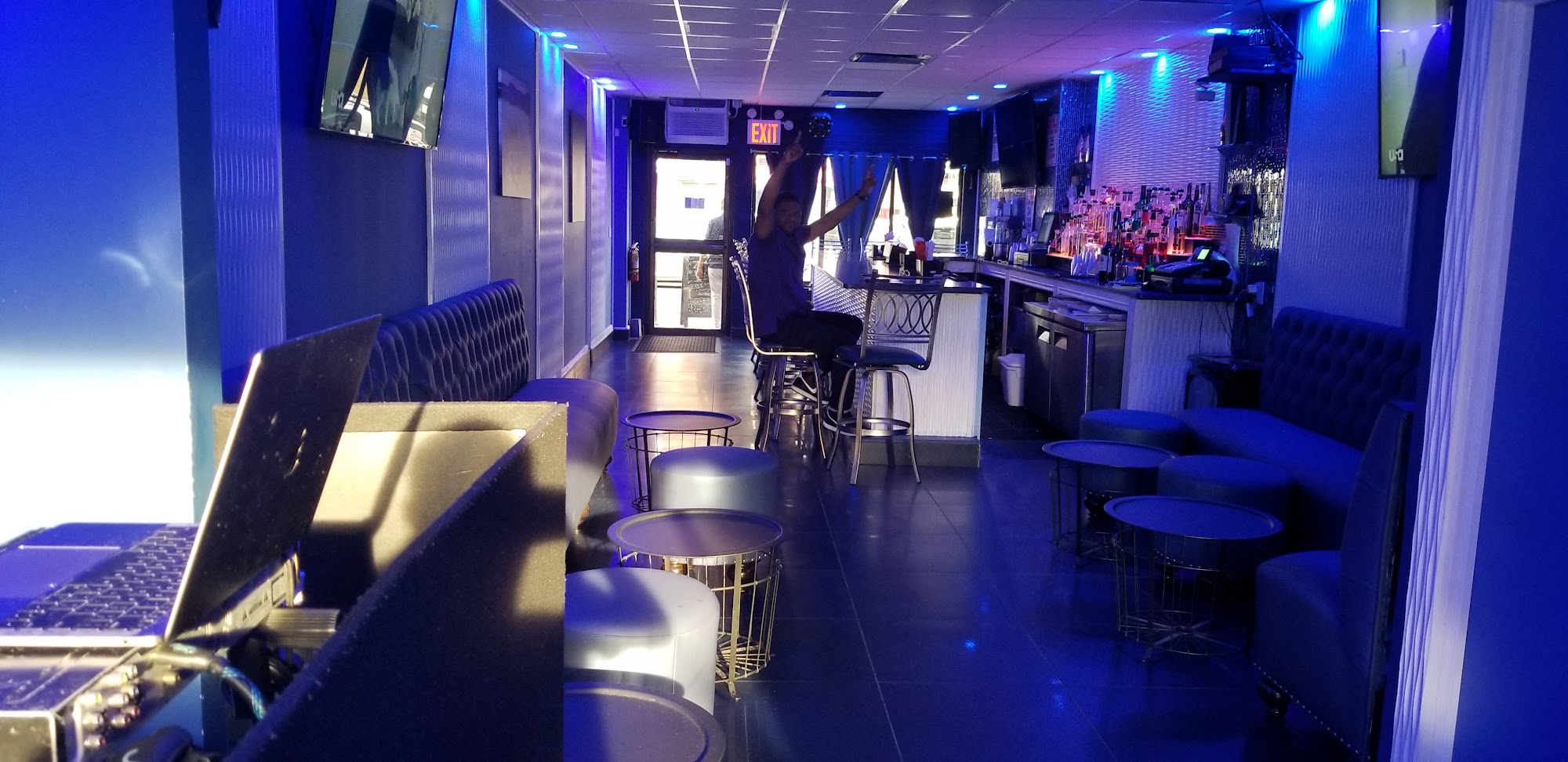 Sapphire Bar & Lounge