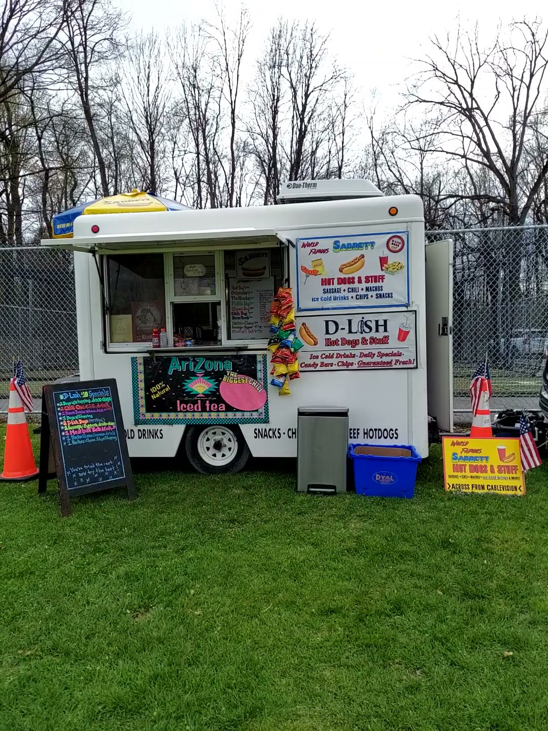 De-Lish Hot Dog Stand