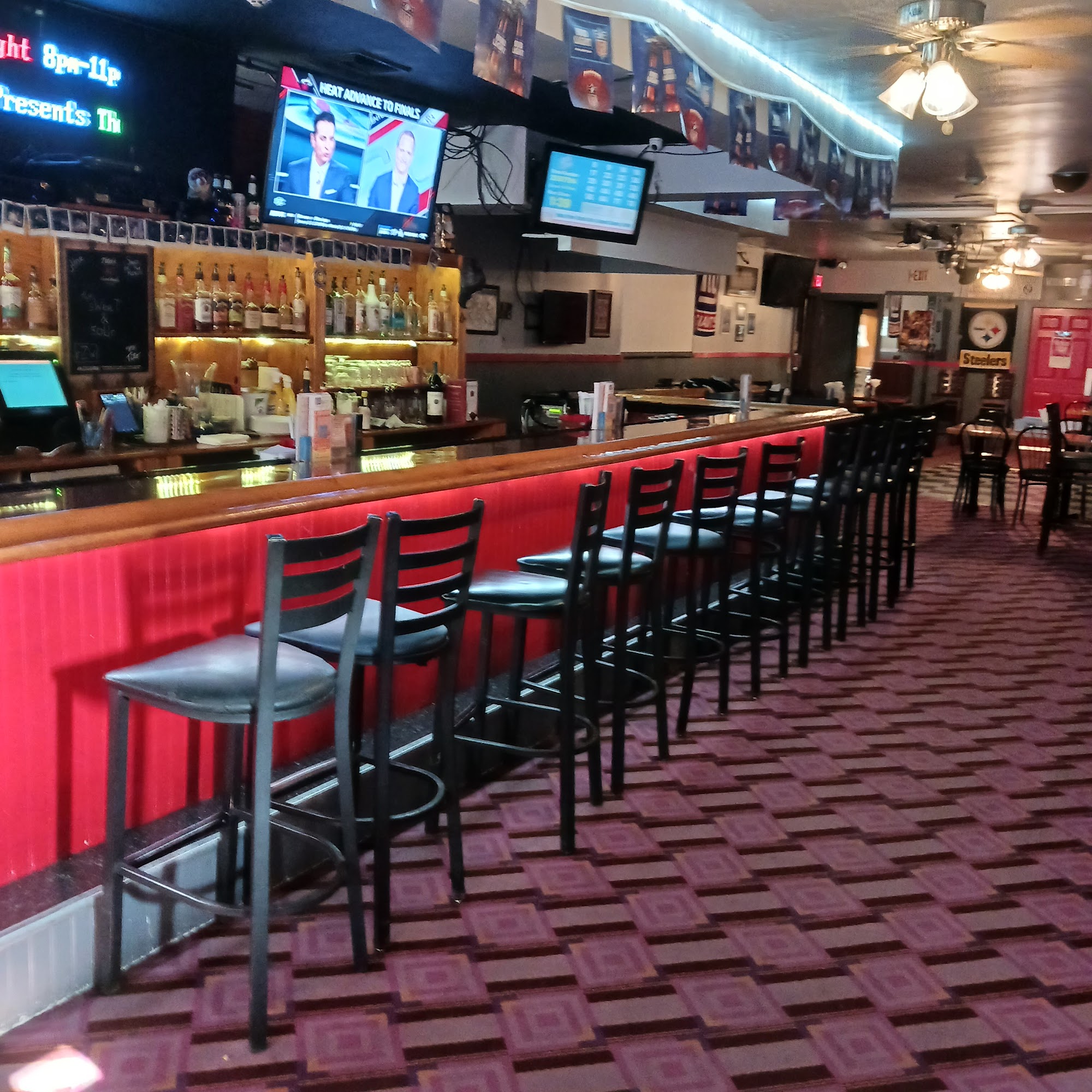 Red Zone Bar & Grill