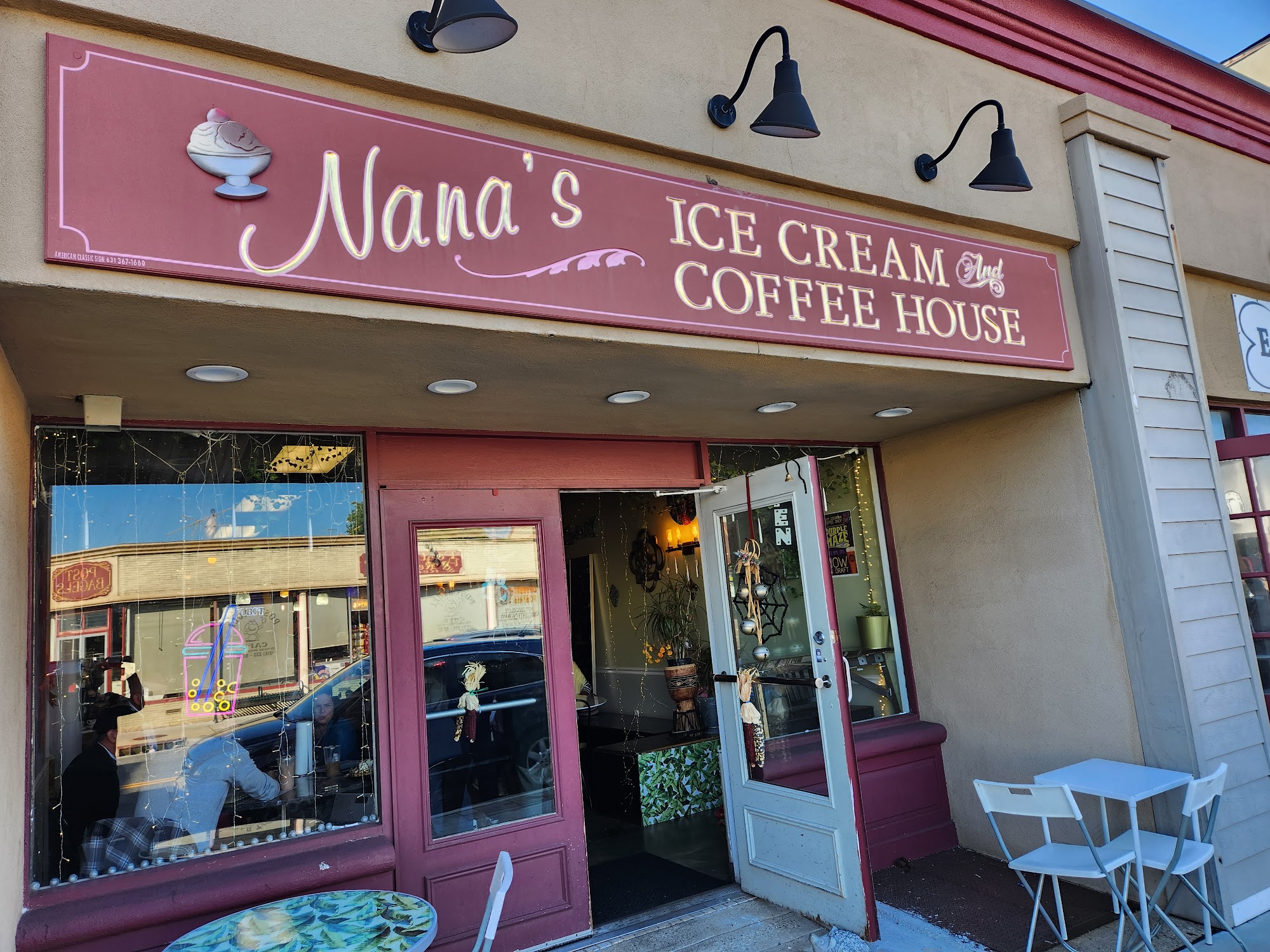 Nana's Ice Cream and Coffee House