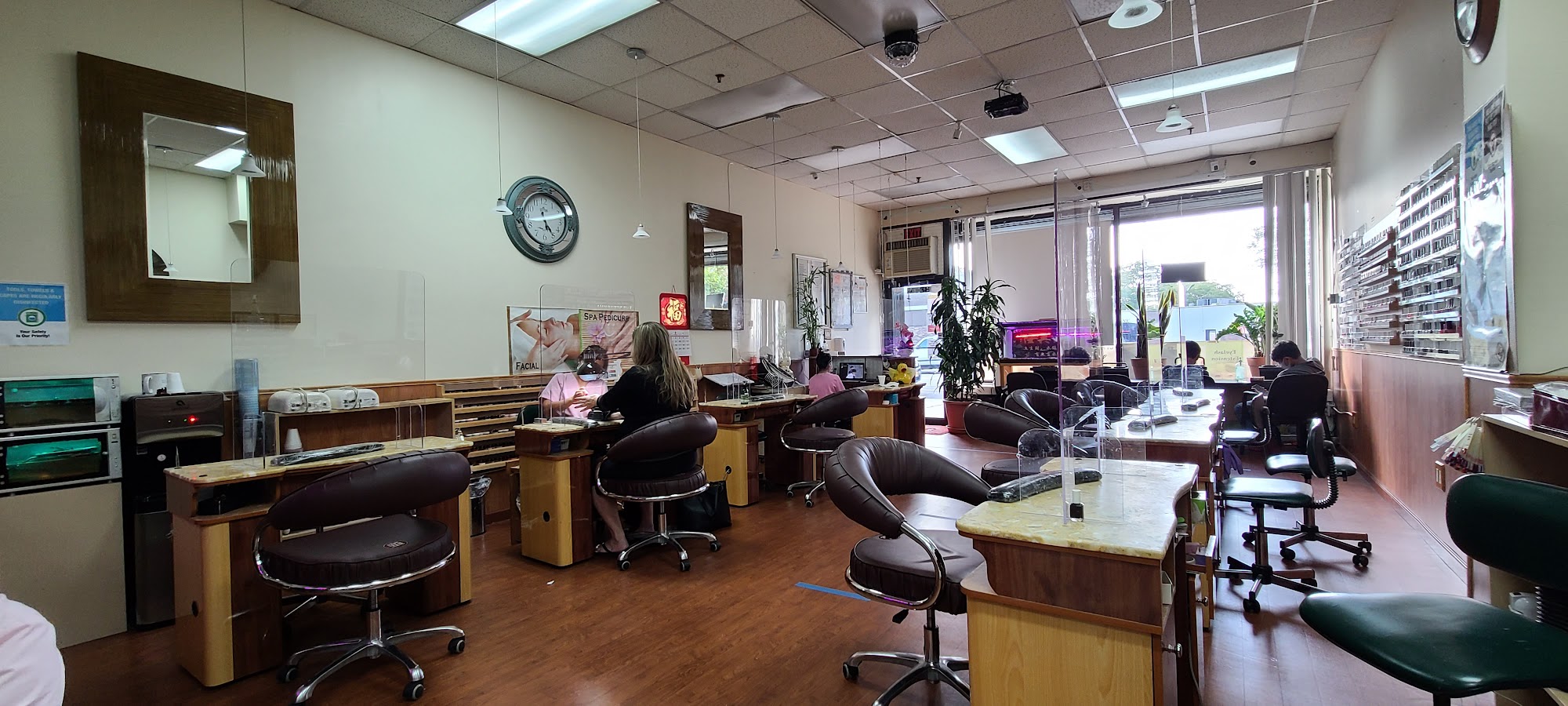 Vivian Nail Spa 160-38 Willets Point Blvd, Whitestone New York 11357