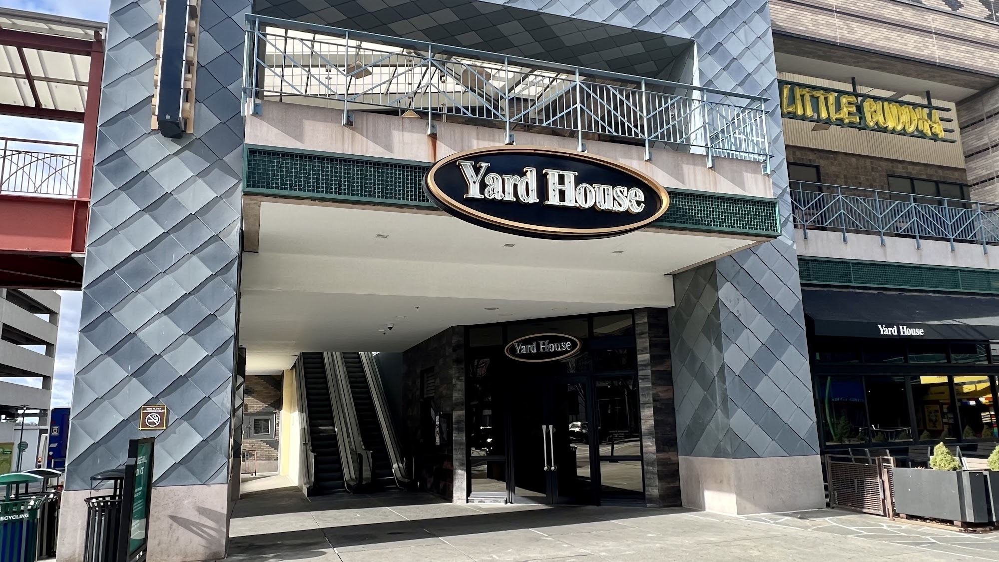 Yard House