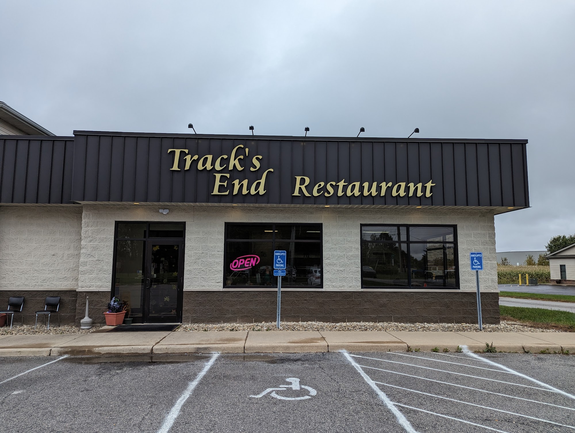 Tracks End Restaurant