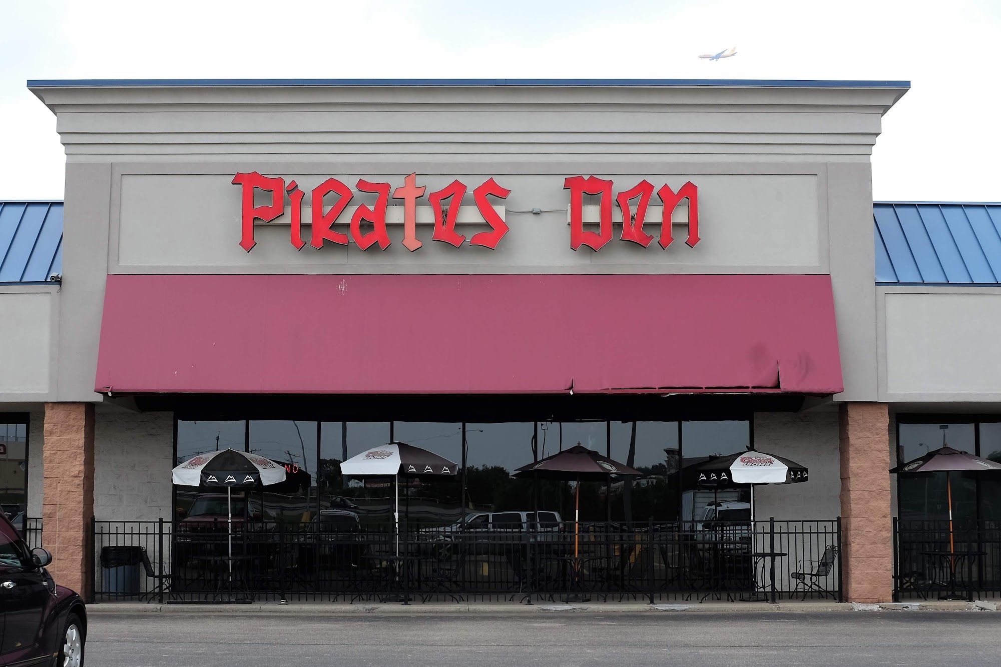 Pirate's Den Bar and Grill
