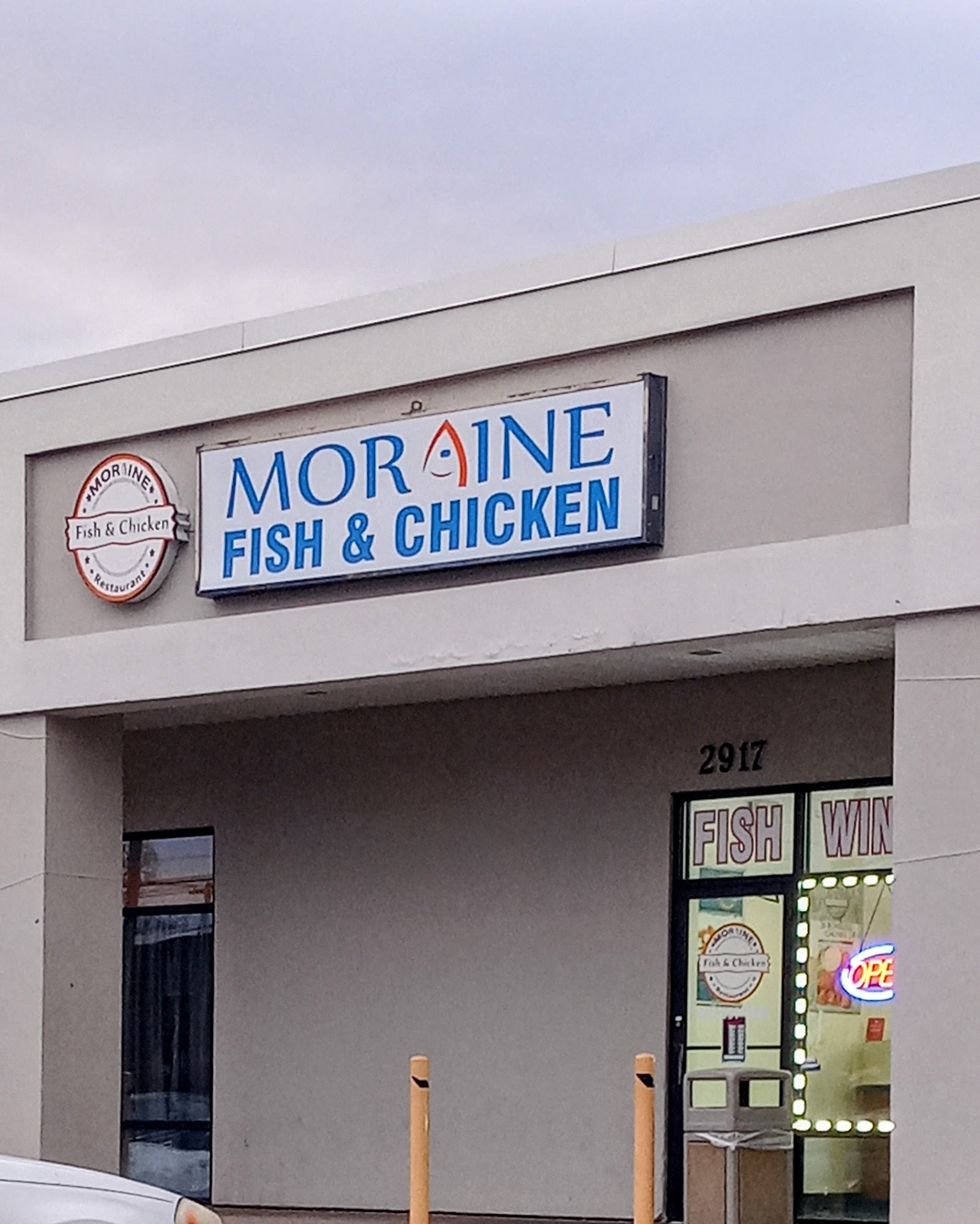 MORAINE FISH & CHICKEN