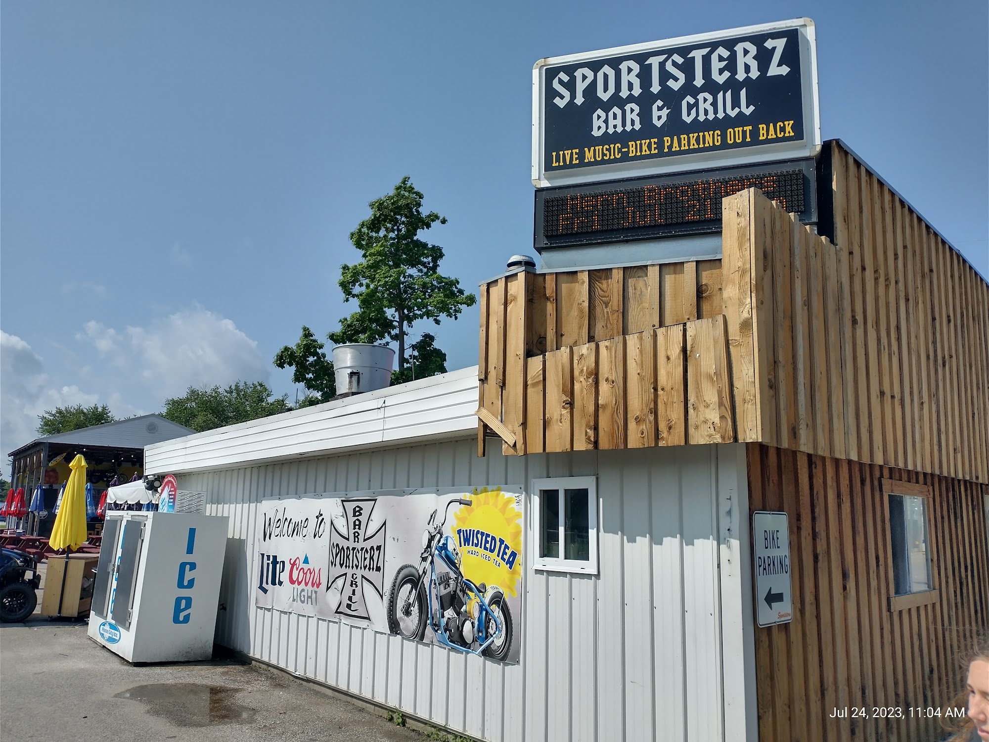 Sportsterz Bar and Grill