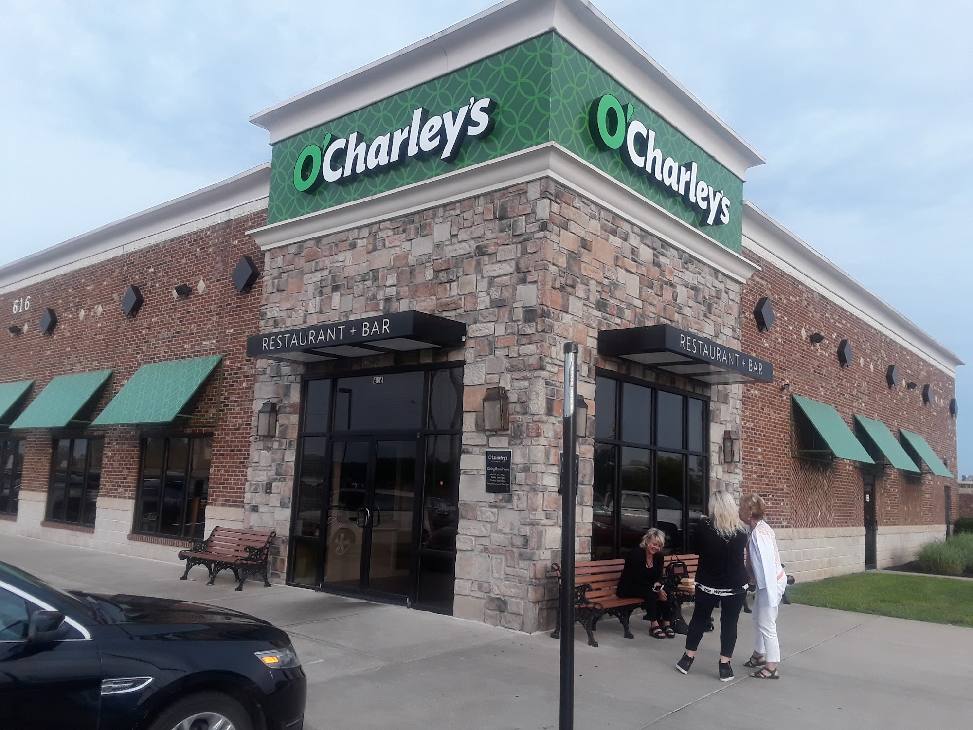 O'Charley's Restaurant & Bar